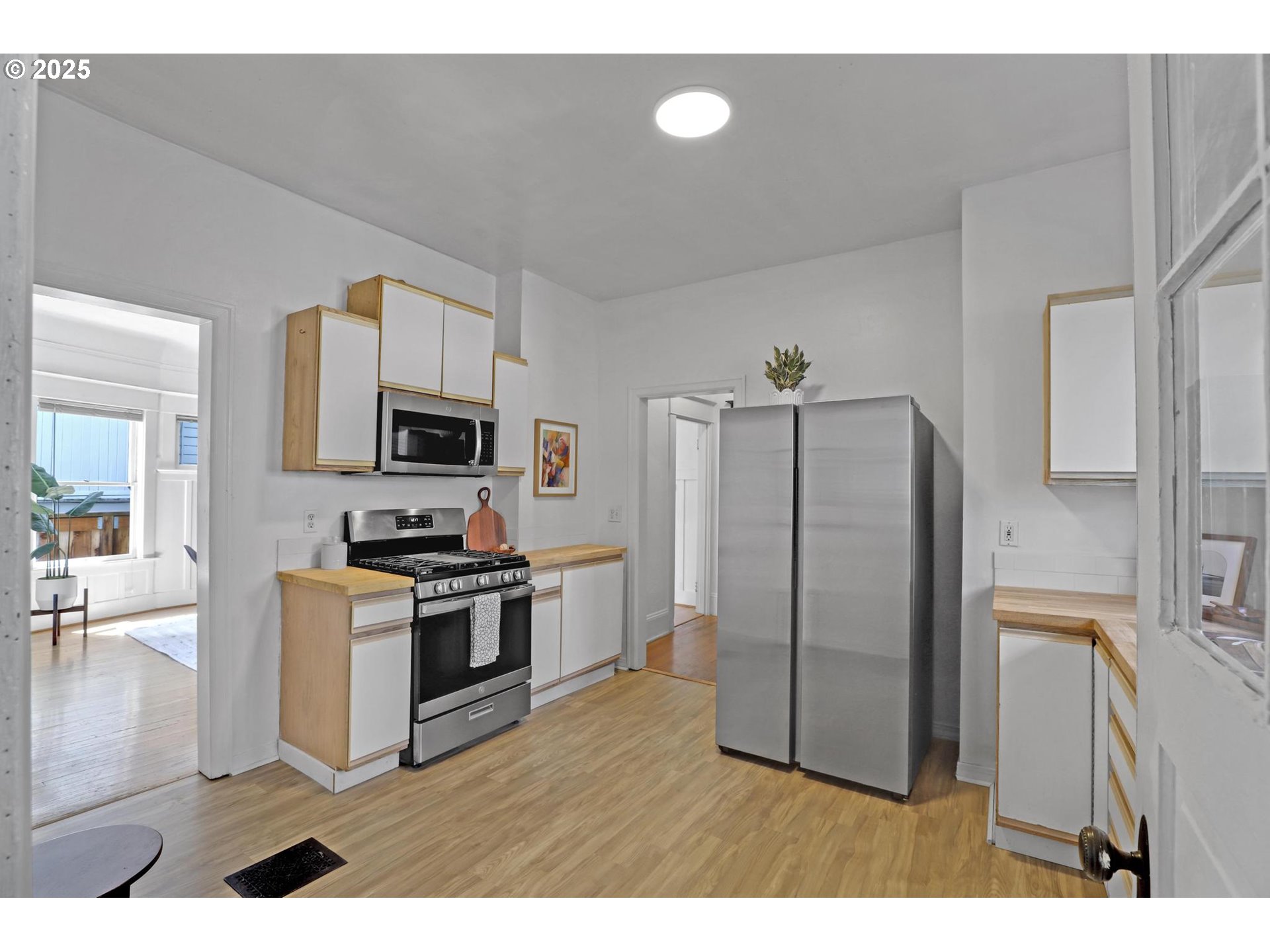 26 NW 22ND PL