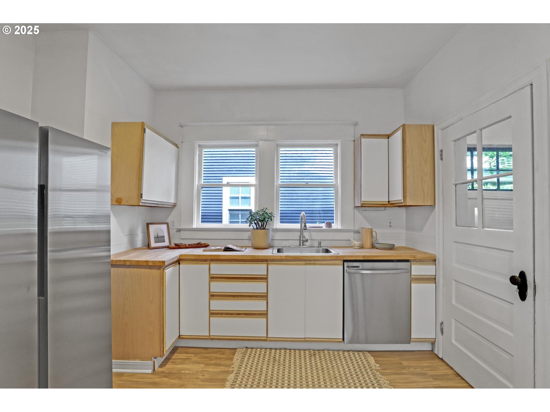 26 NW 22ND PL