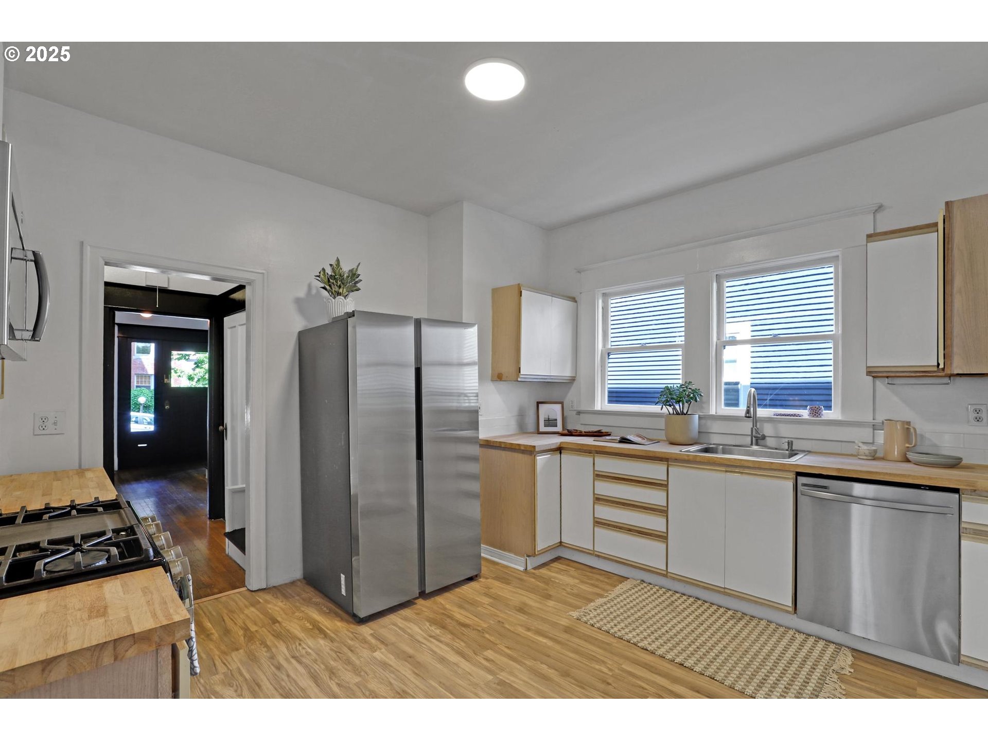 26 NW 22ND PL