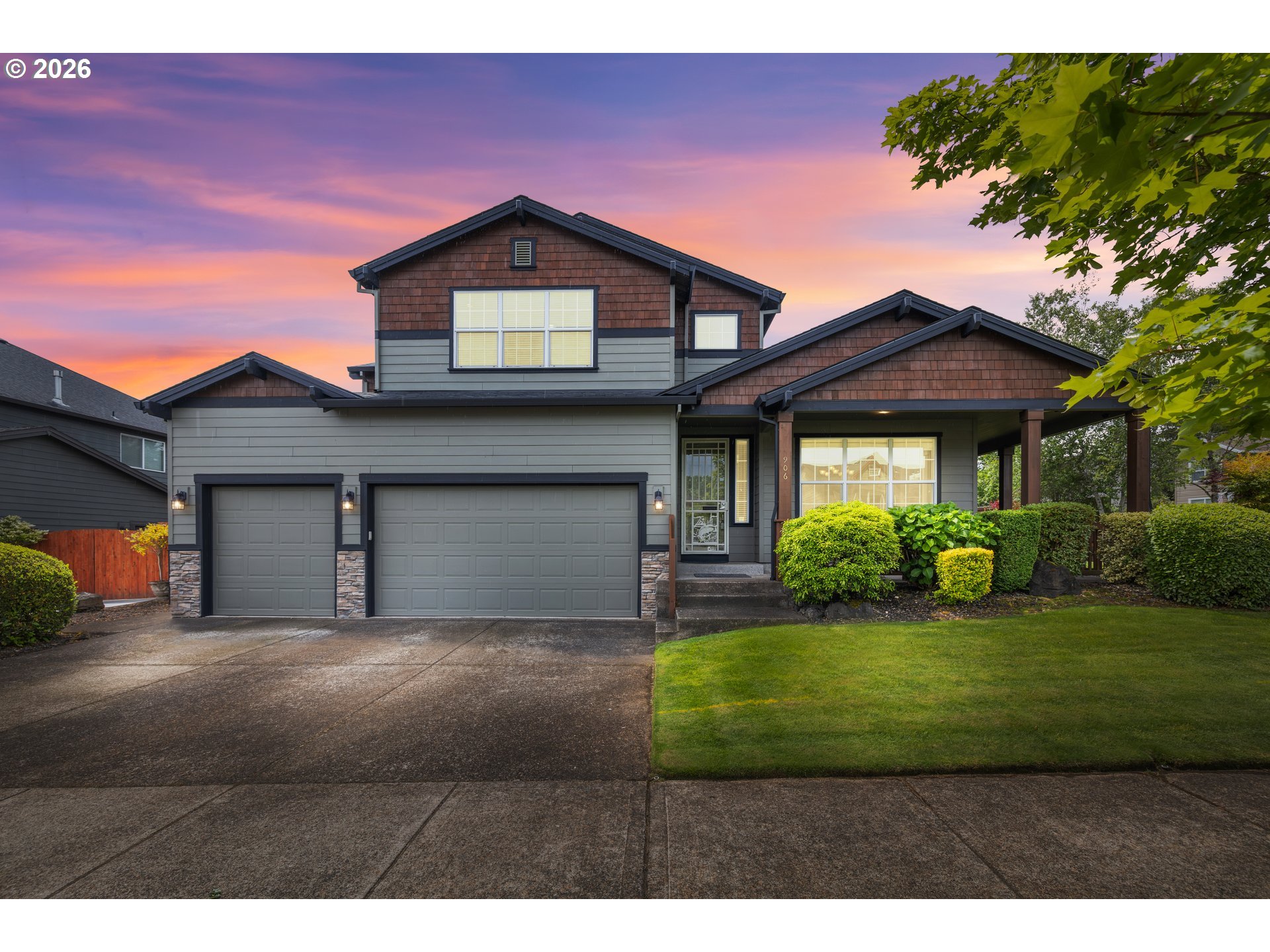 906 36TH PL