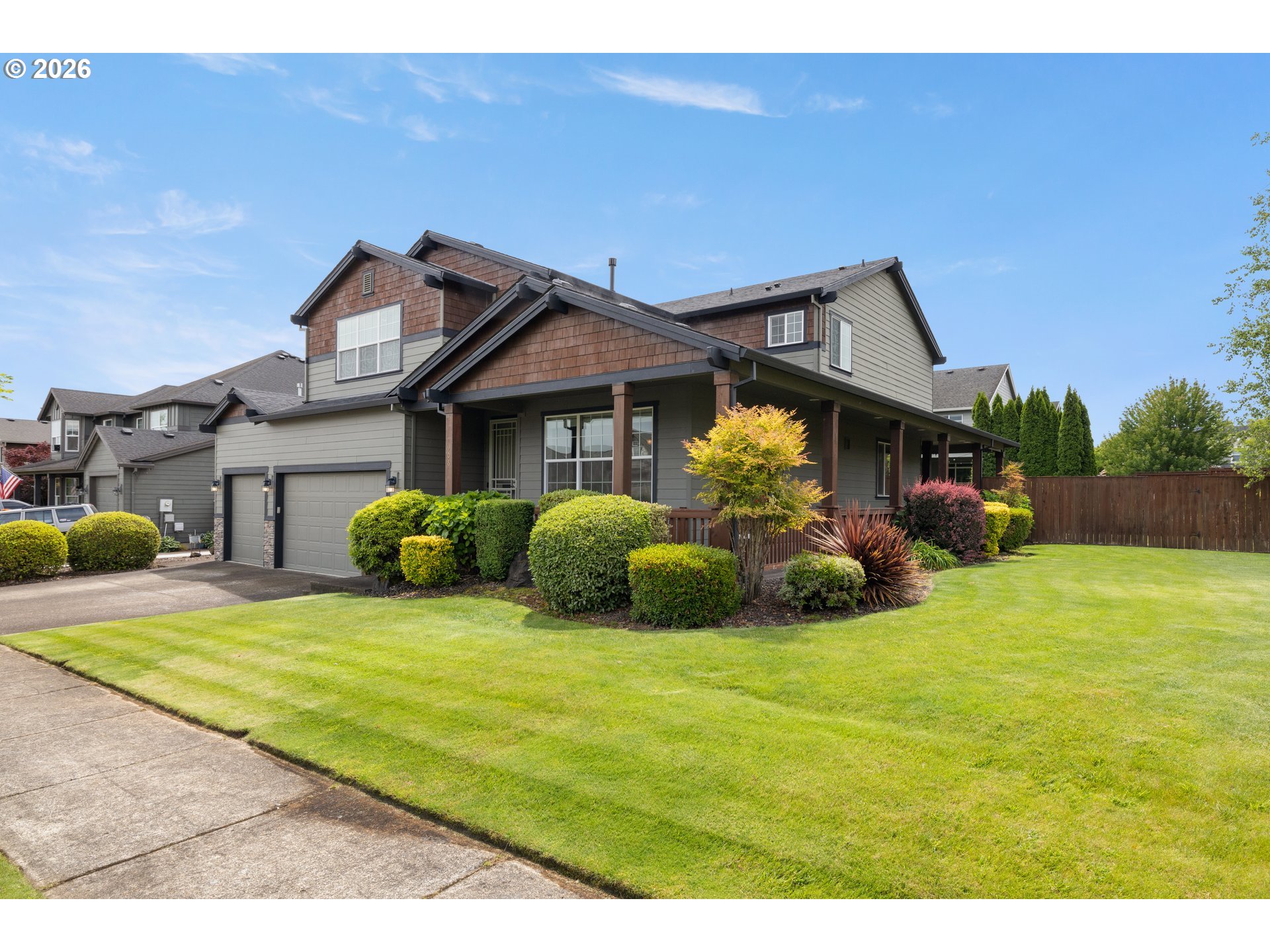 906 36TH PL