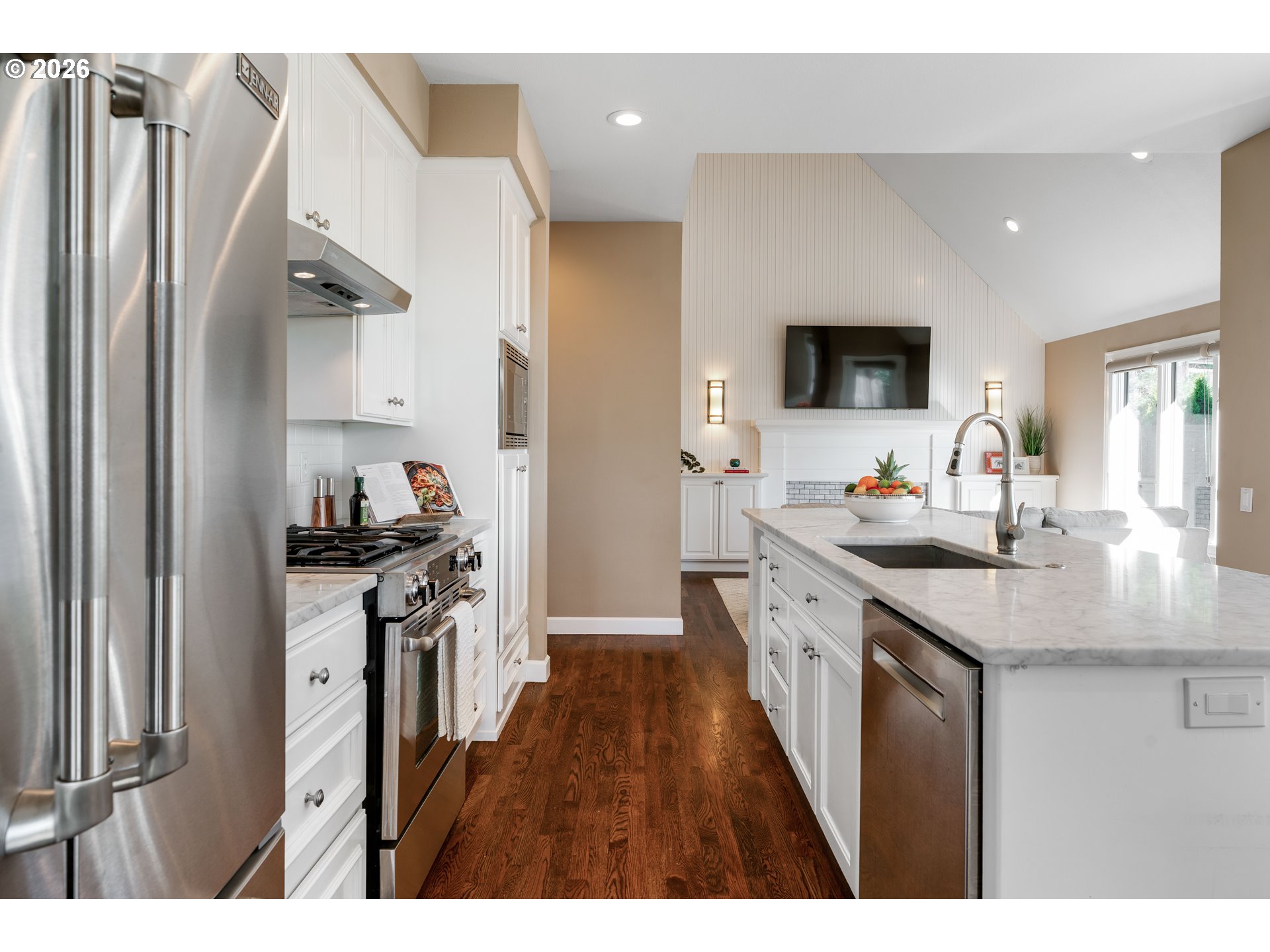 8710 NW HAZELTINE ST