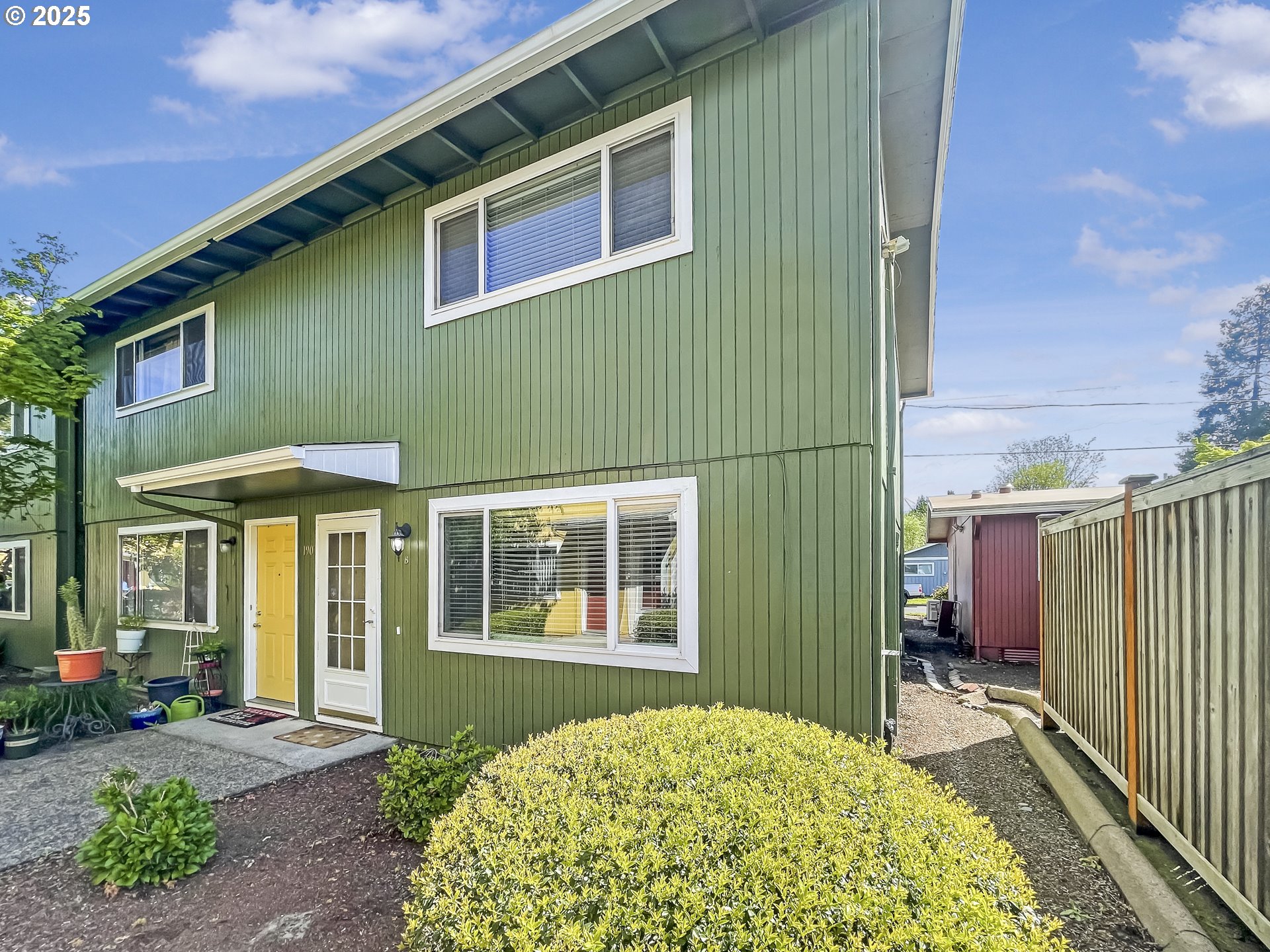 1903 W 17TH AVE