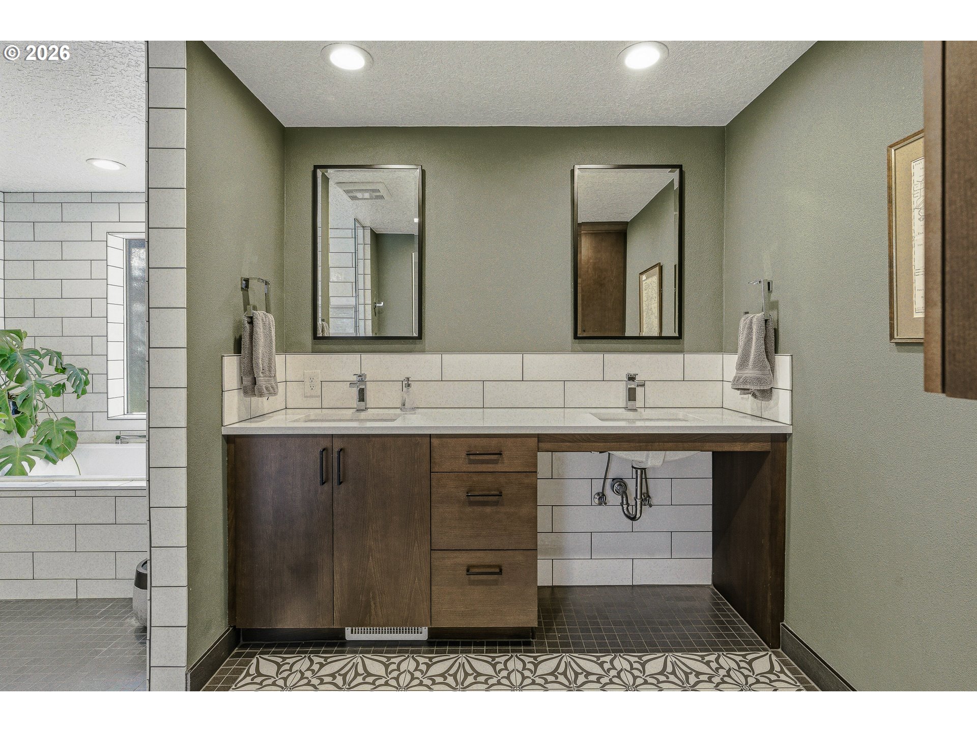 8750 SW BRIDLETRAIL AVE