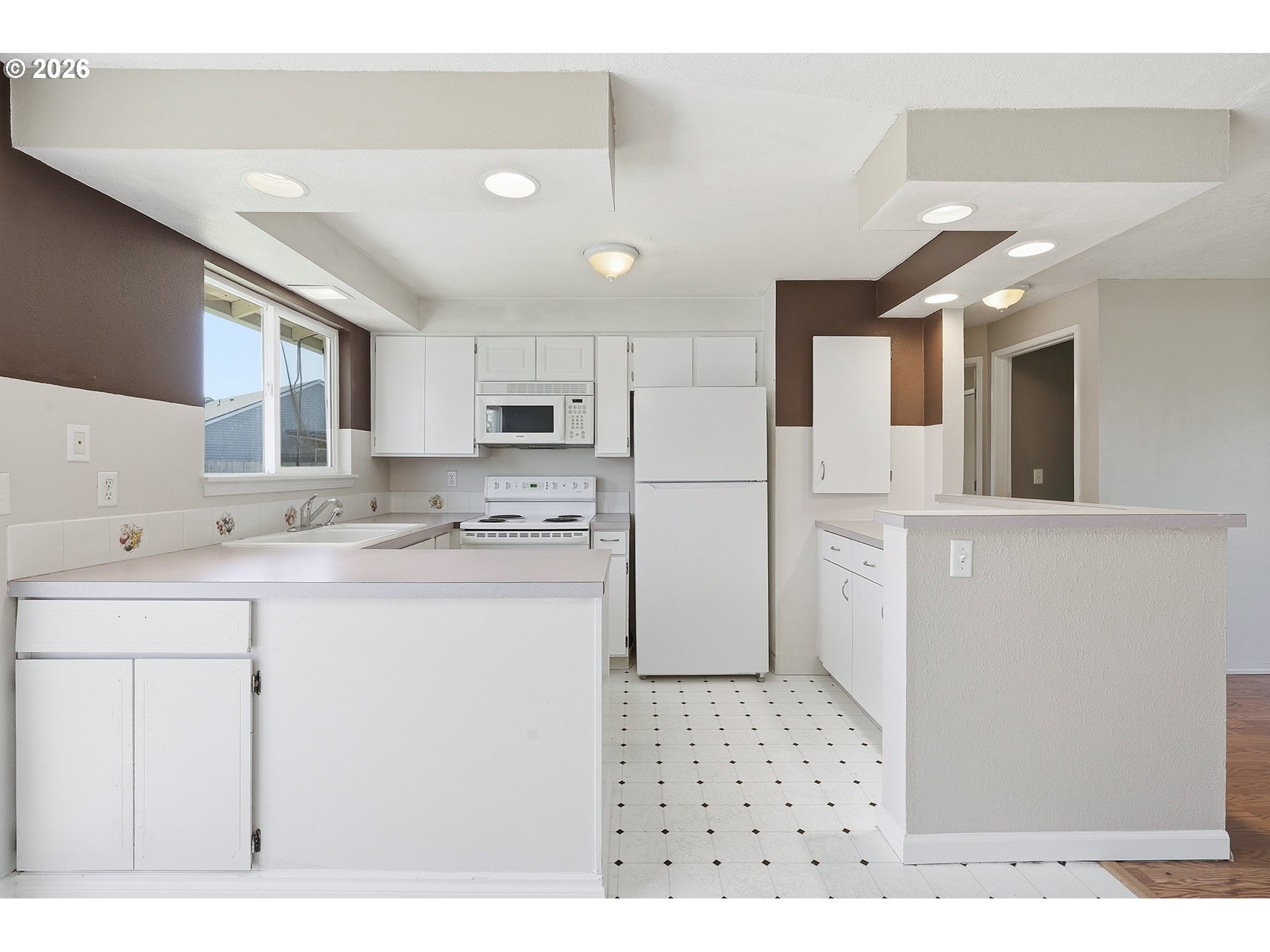 1137 1139 SW FOX CT