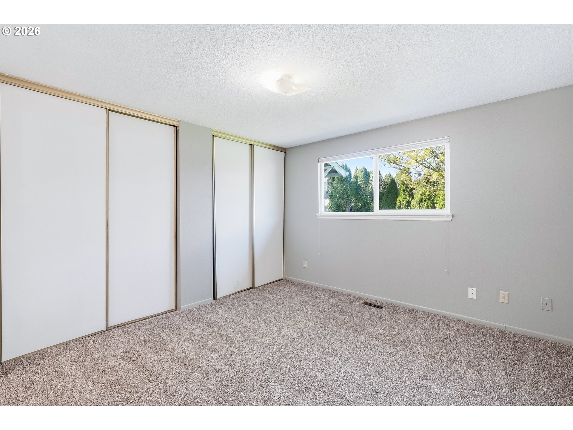 1137 1139 SW FOX CT