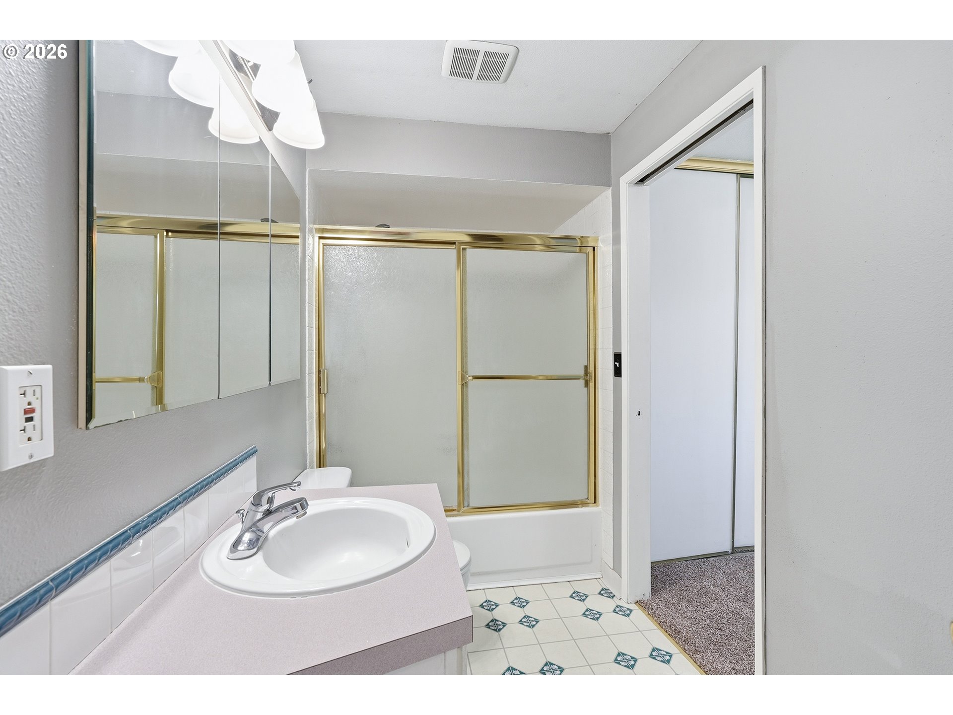 1137 1139 SW FOX CT