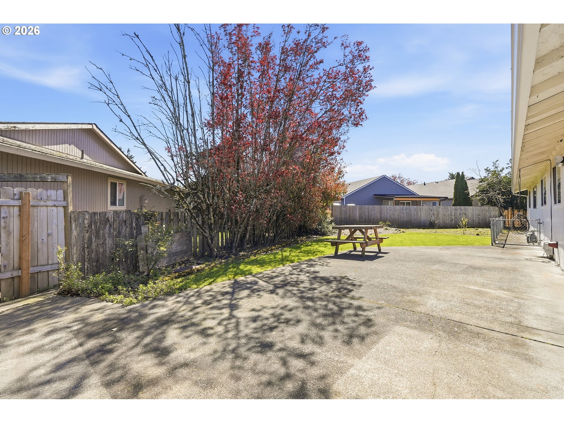 1137 1139 SW FOX CT