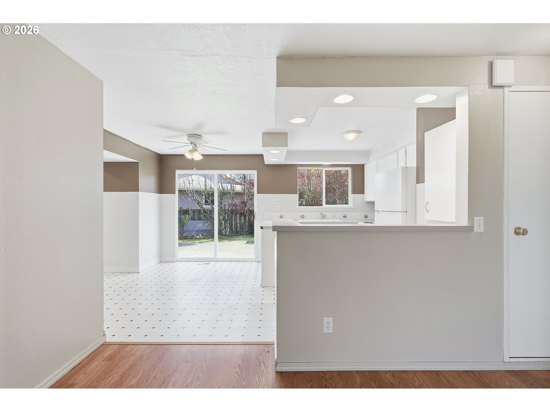 1137 1139 SW FOX CT