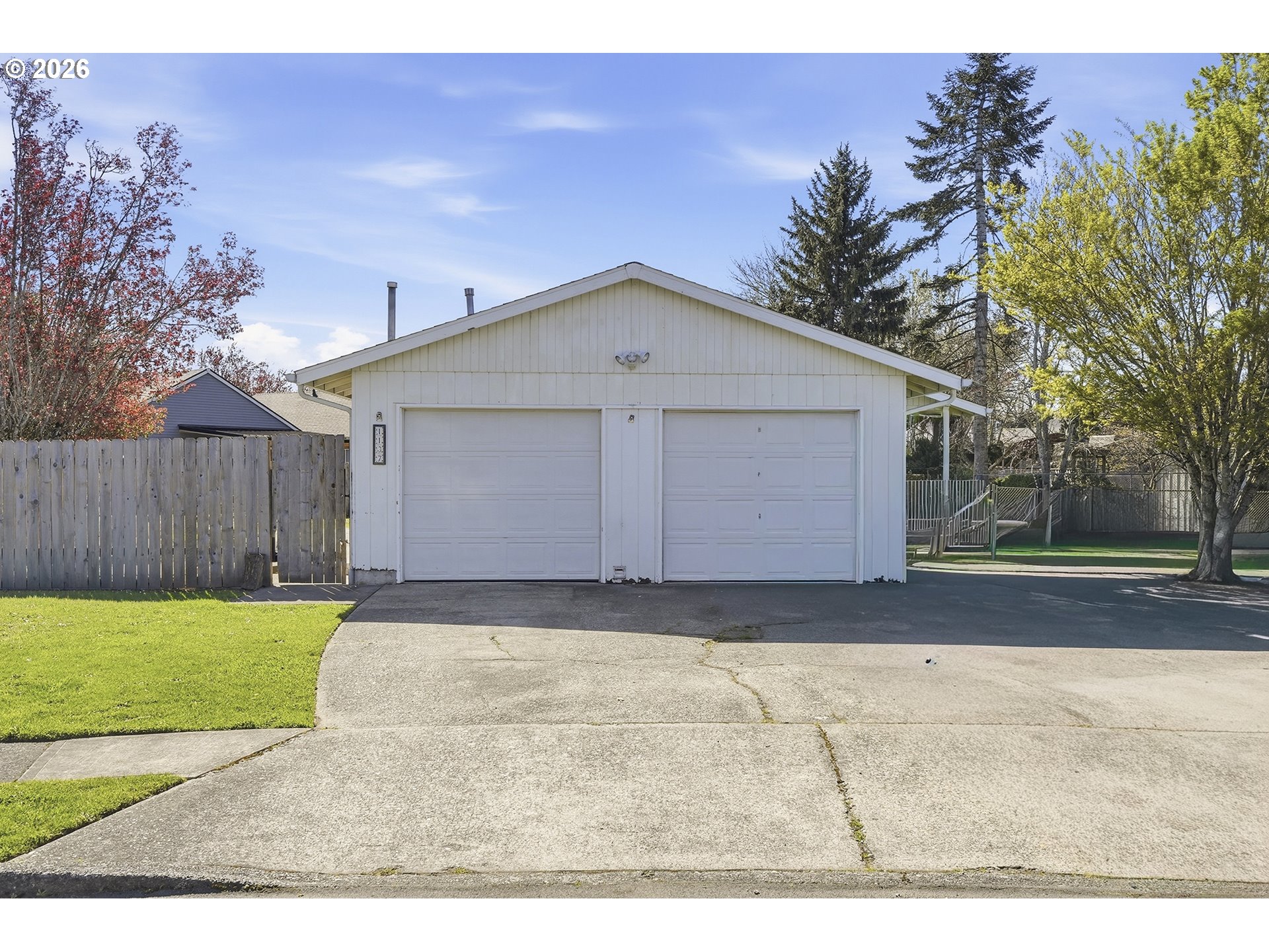 1137 1139 SW FOX CT