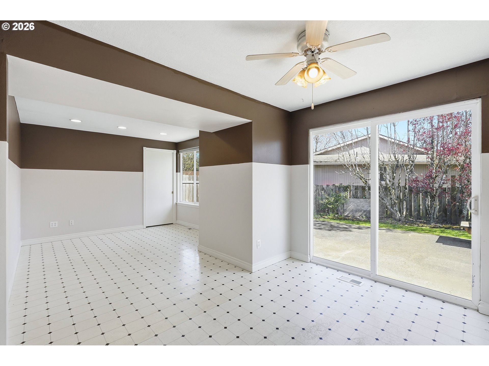 1137 1139 SW FOX CT