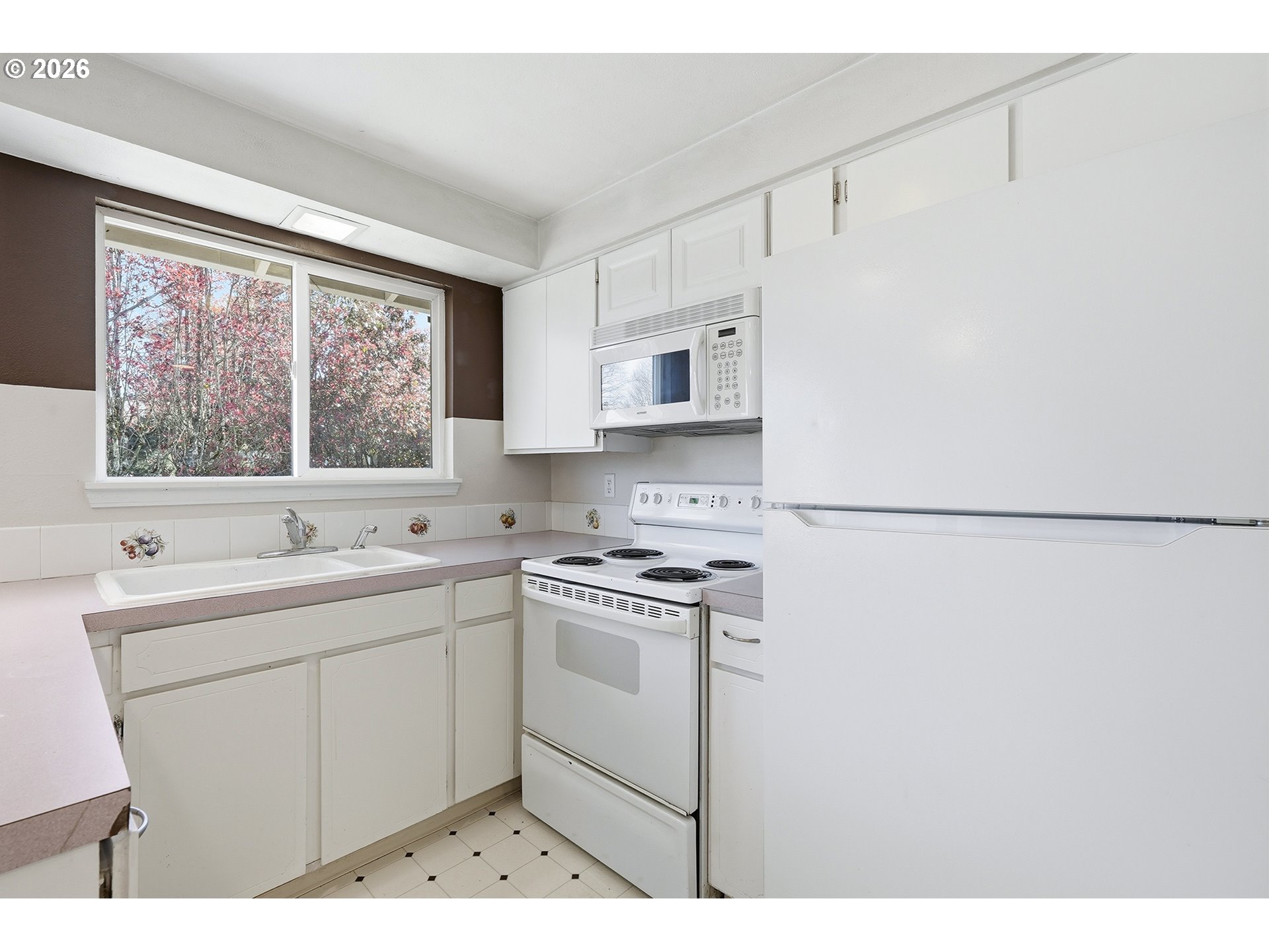1137 1139 SW FOX CT