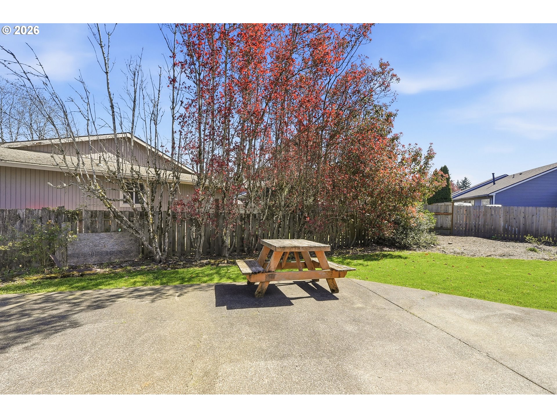 1137 1139 SW FOX CT