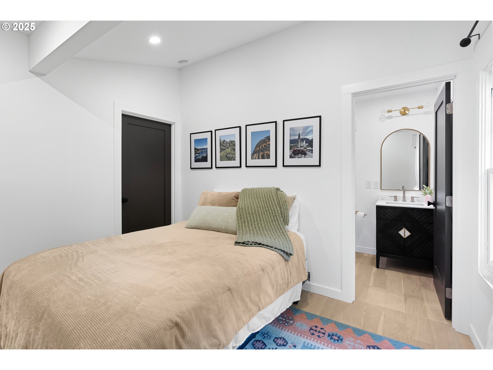 5247 SW GARDEN HOME RD