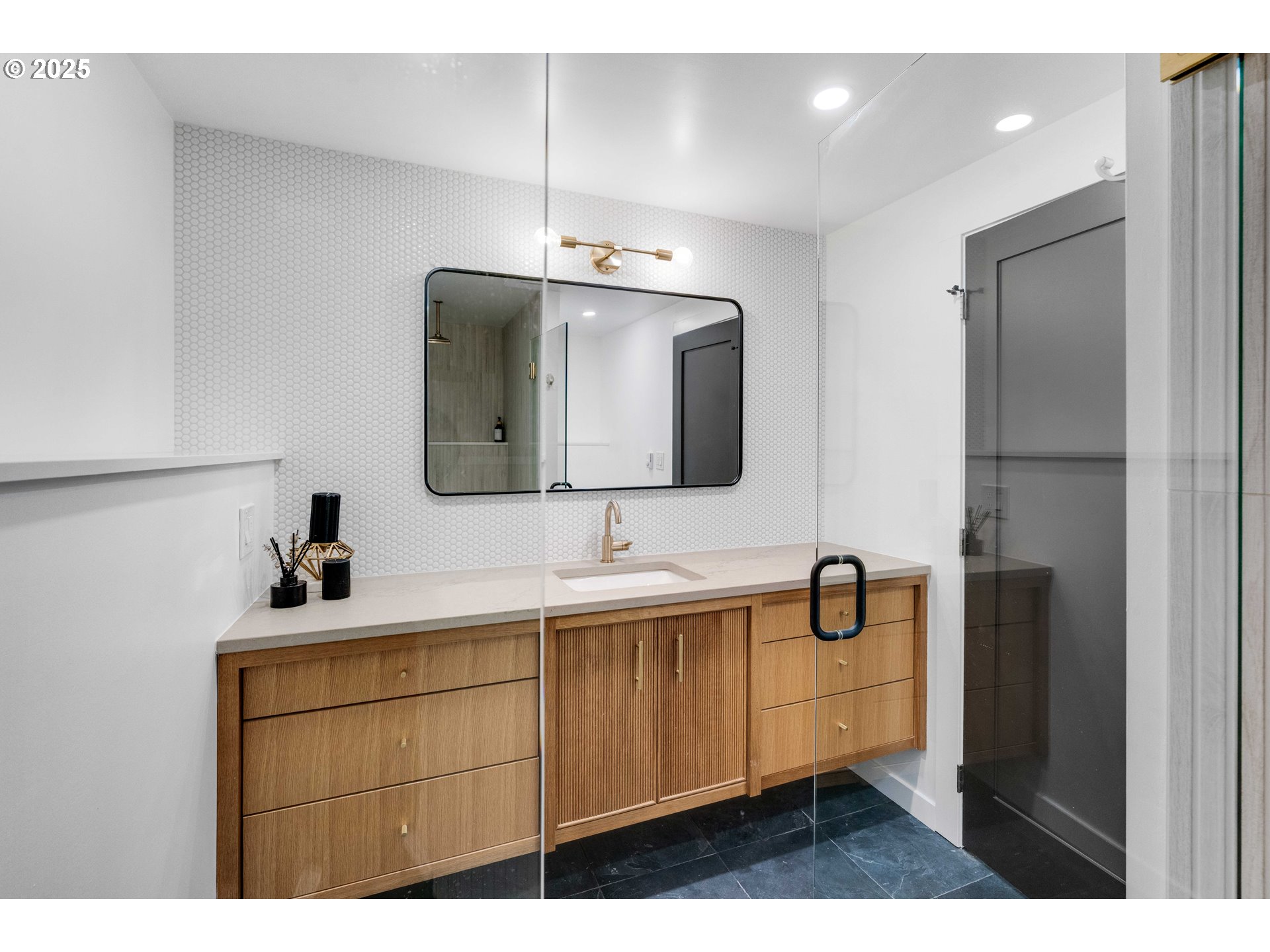 5247 SW GARDEN HOME RD