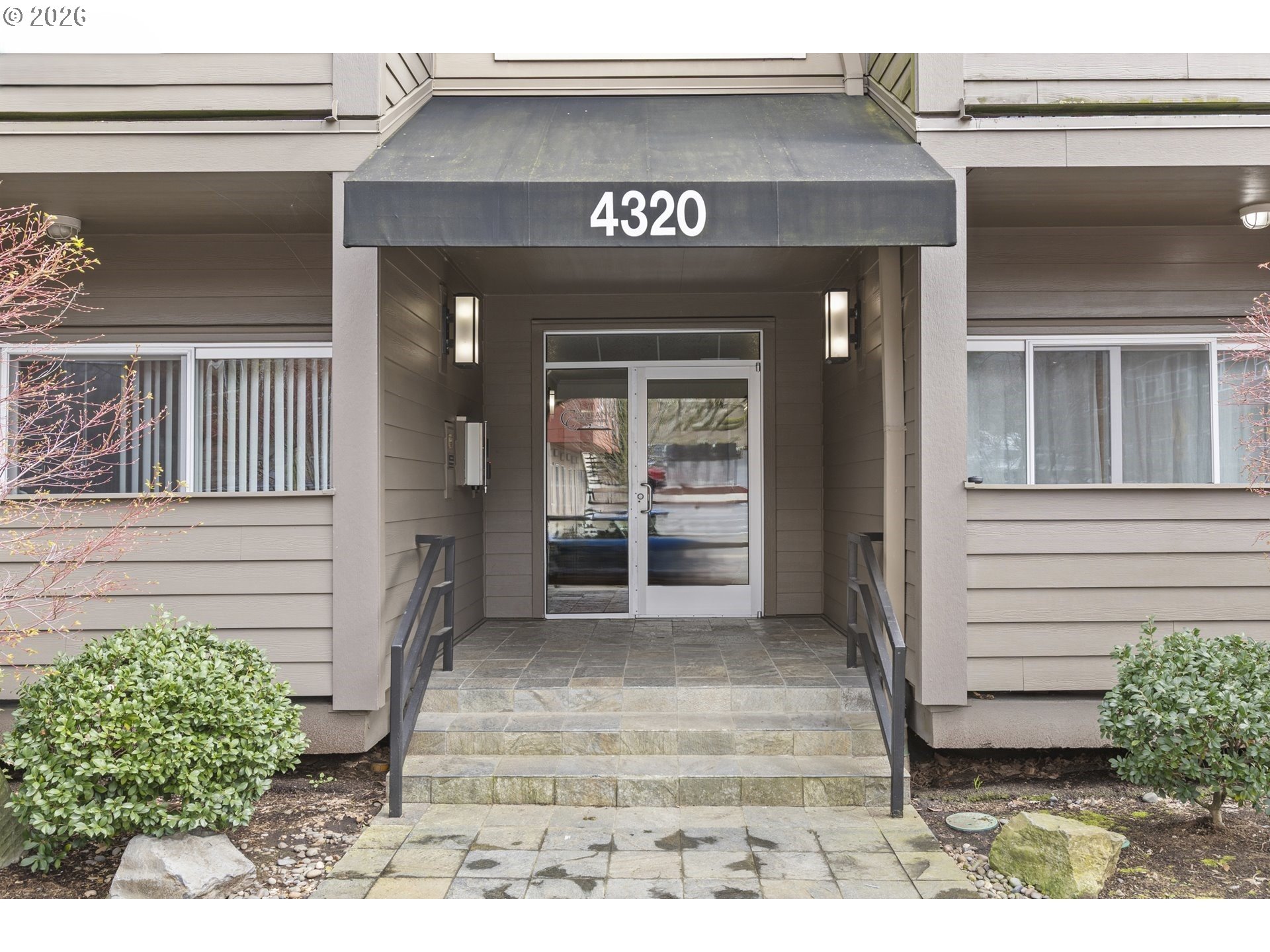 4320 S CORBETT AVE 301