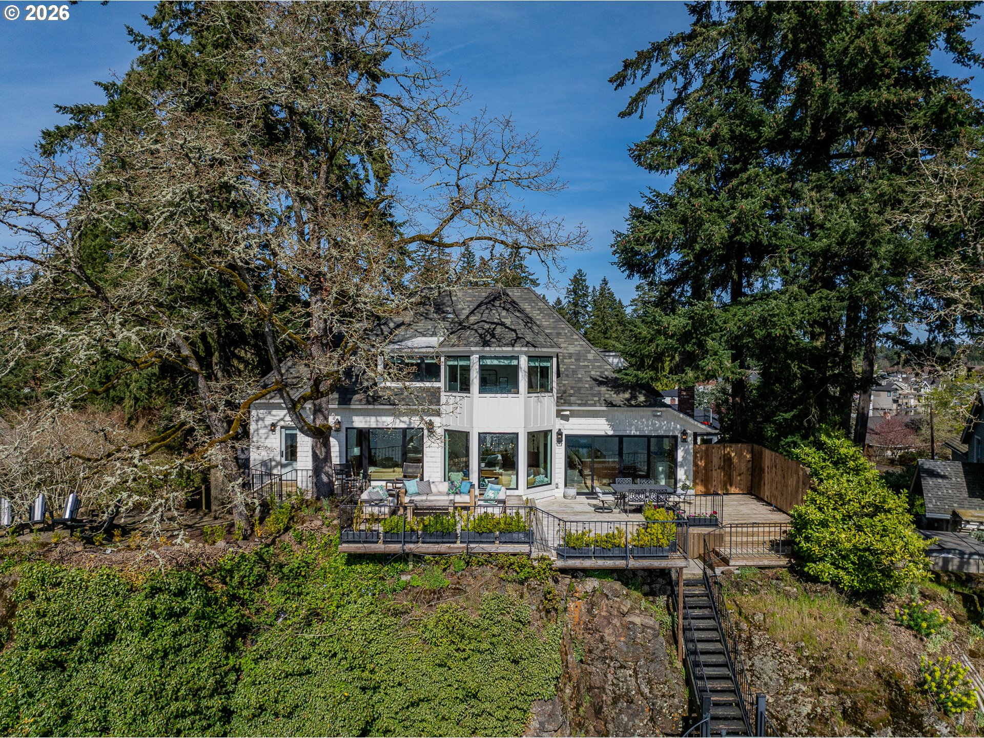 852 NORTHSHORE RD