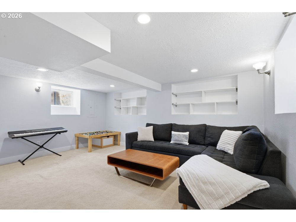 3226 NE 65TH AVE