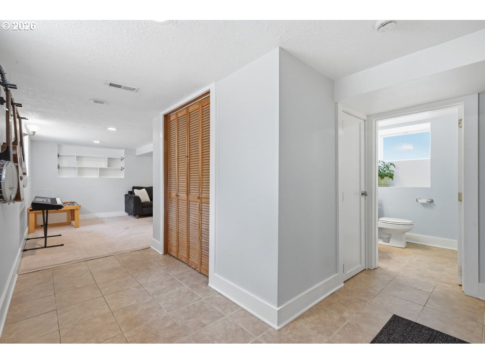3226 NE 65TH AVE