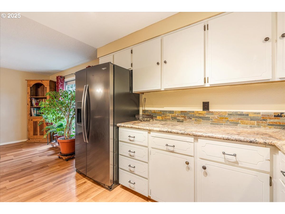 1225 SE JACQUELIN DR