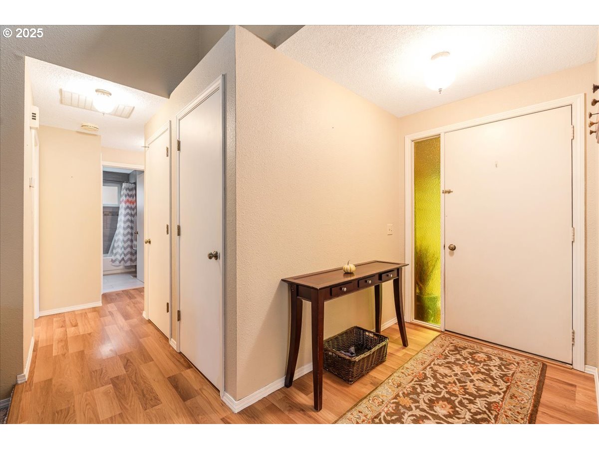 1225 SE JACQUELIN DR