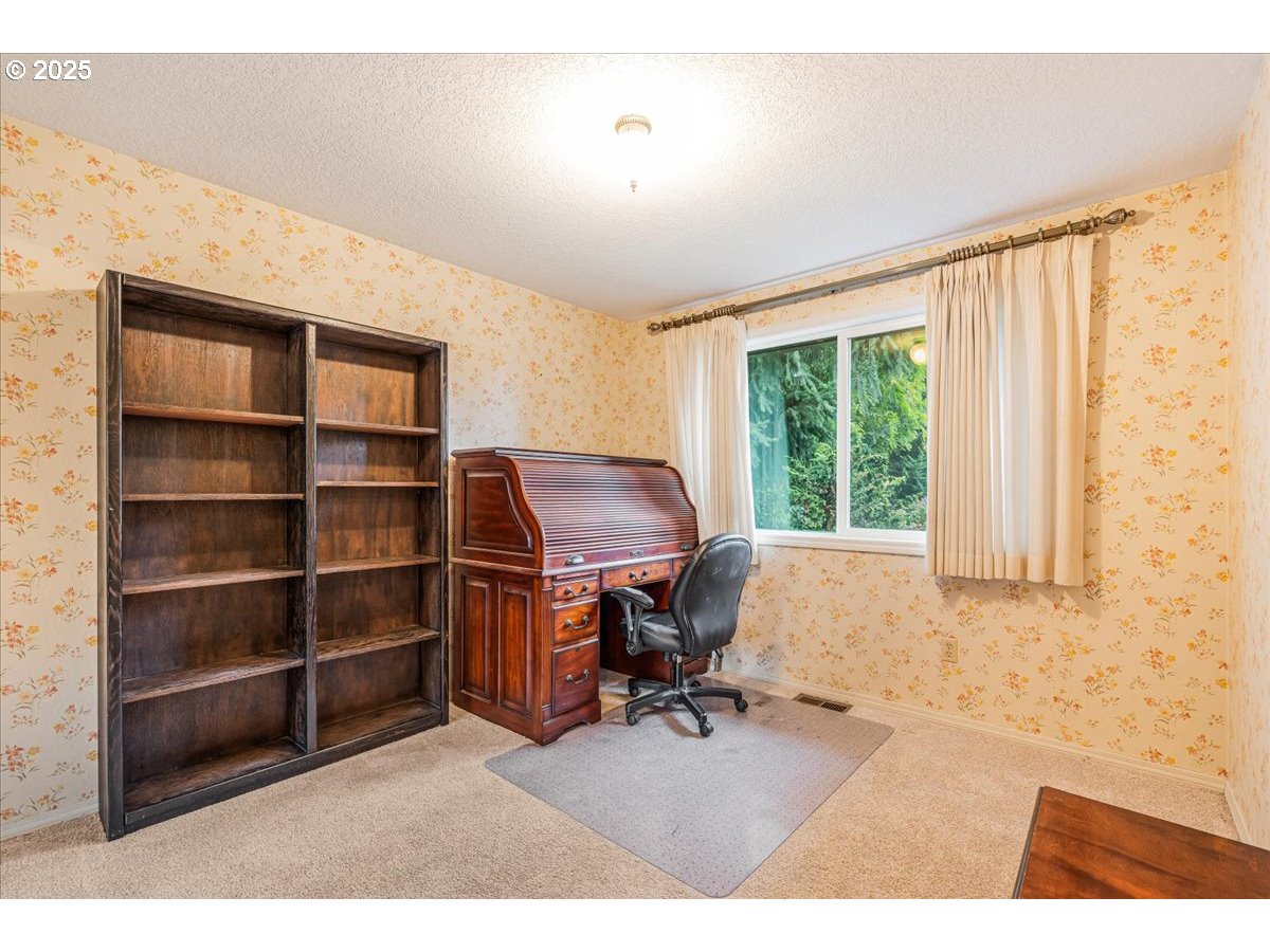 1225 SE JACQUELIN DR