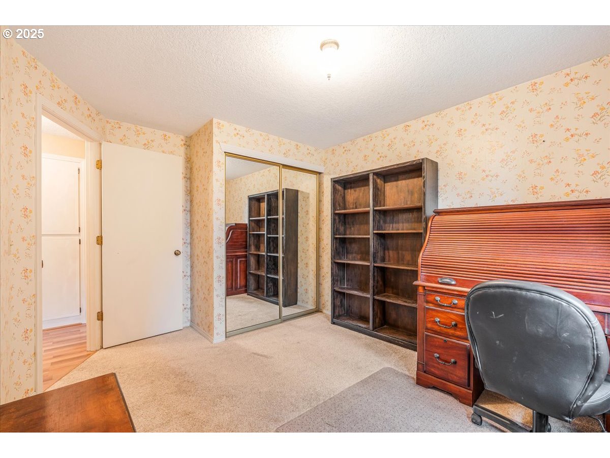 1225 SE JACQUELIN DR