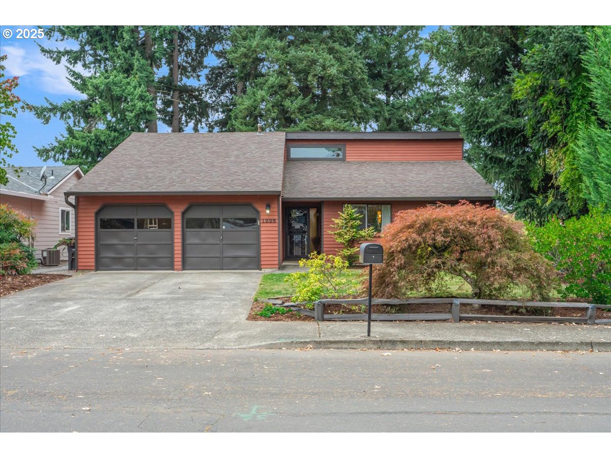 1225 SE JACQUELIN DR