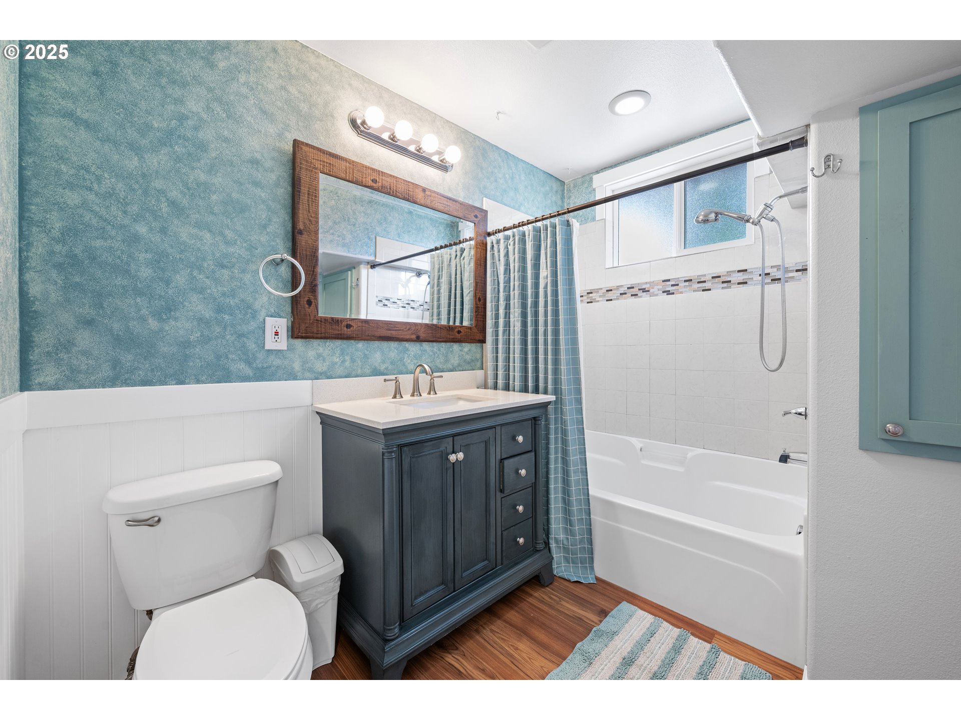 311 NW WARRENTON DR