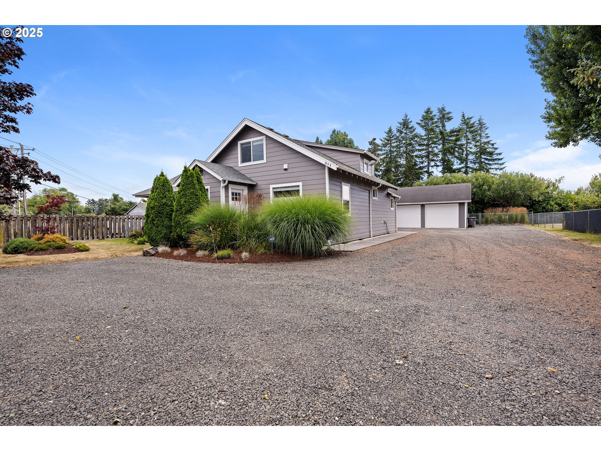 311 NW WARRENTON DR