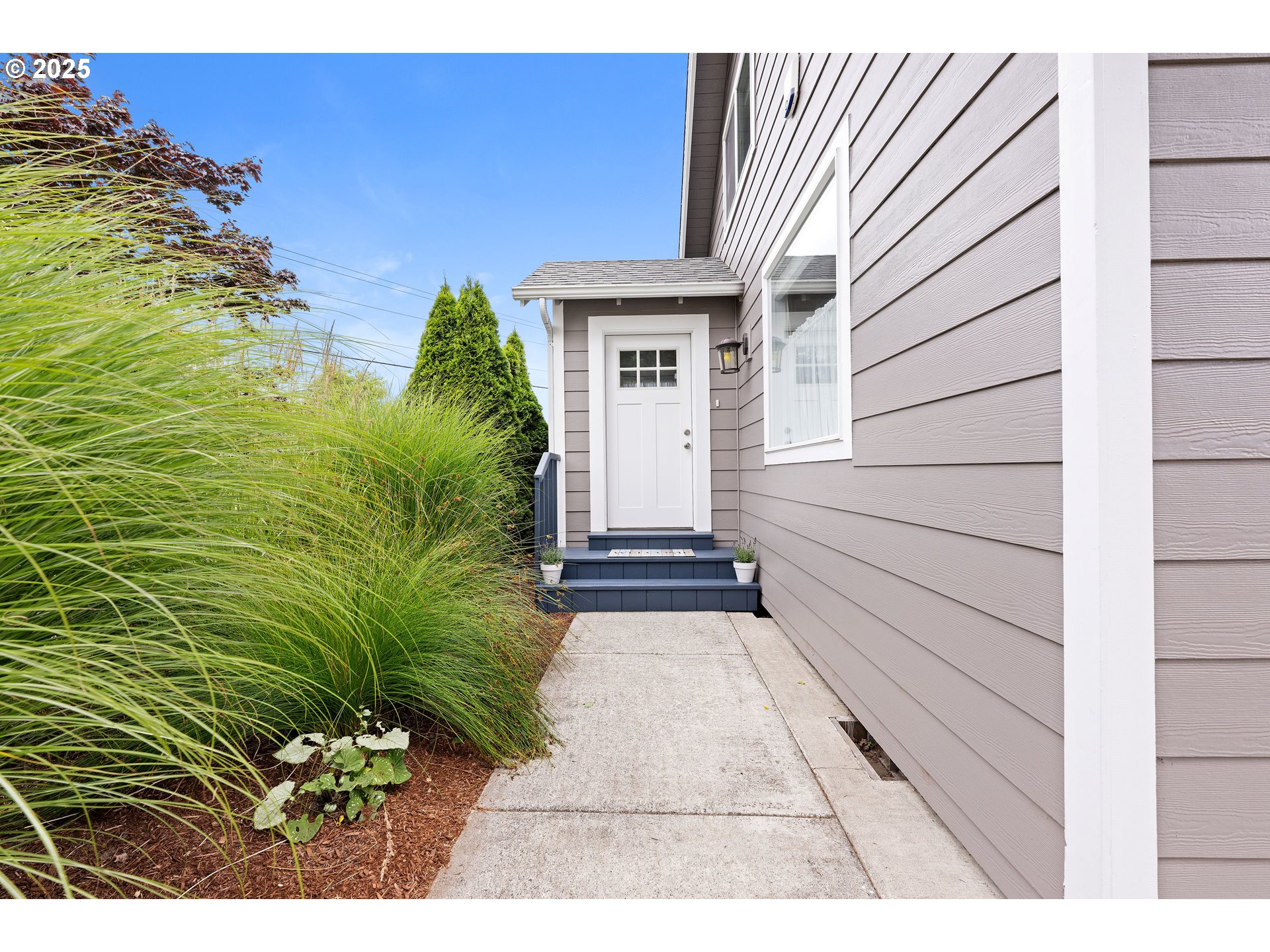 311 NW WARRENTON DR