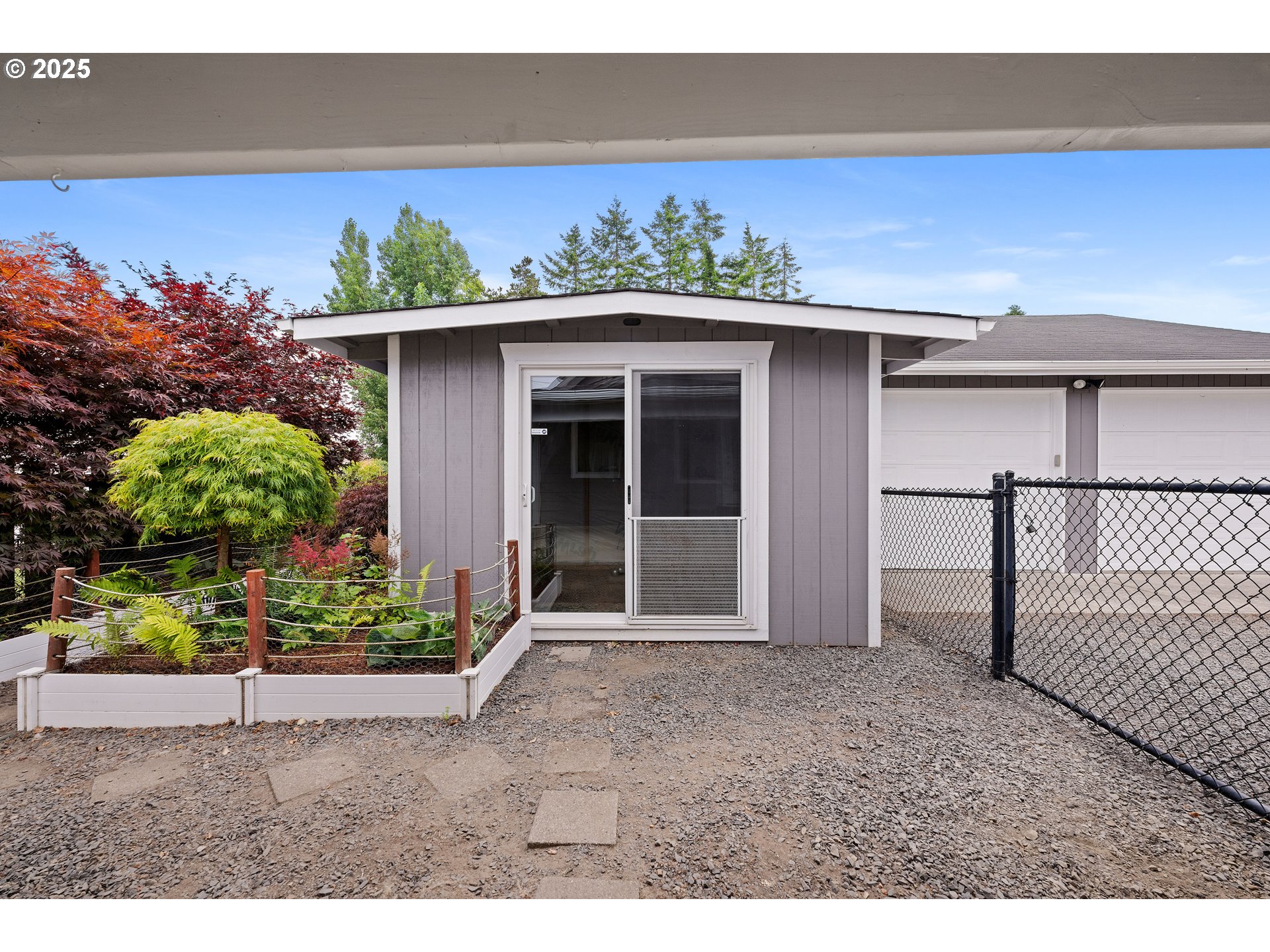 311 NW WARRENTON DR