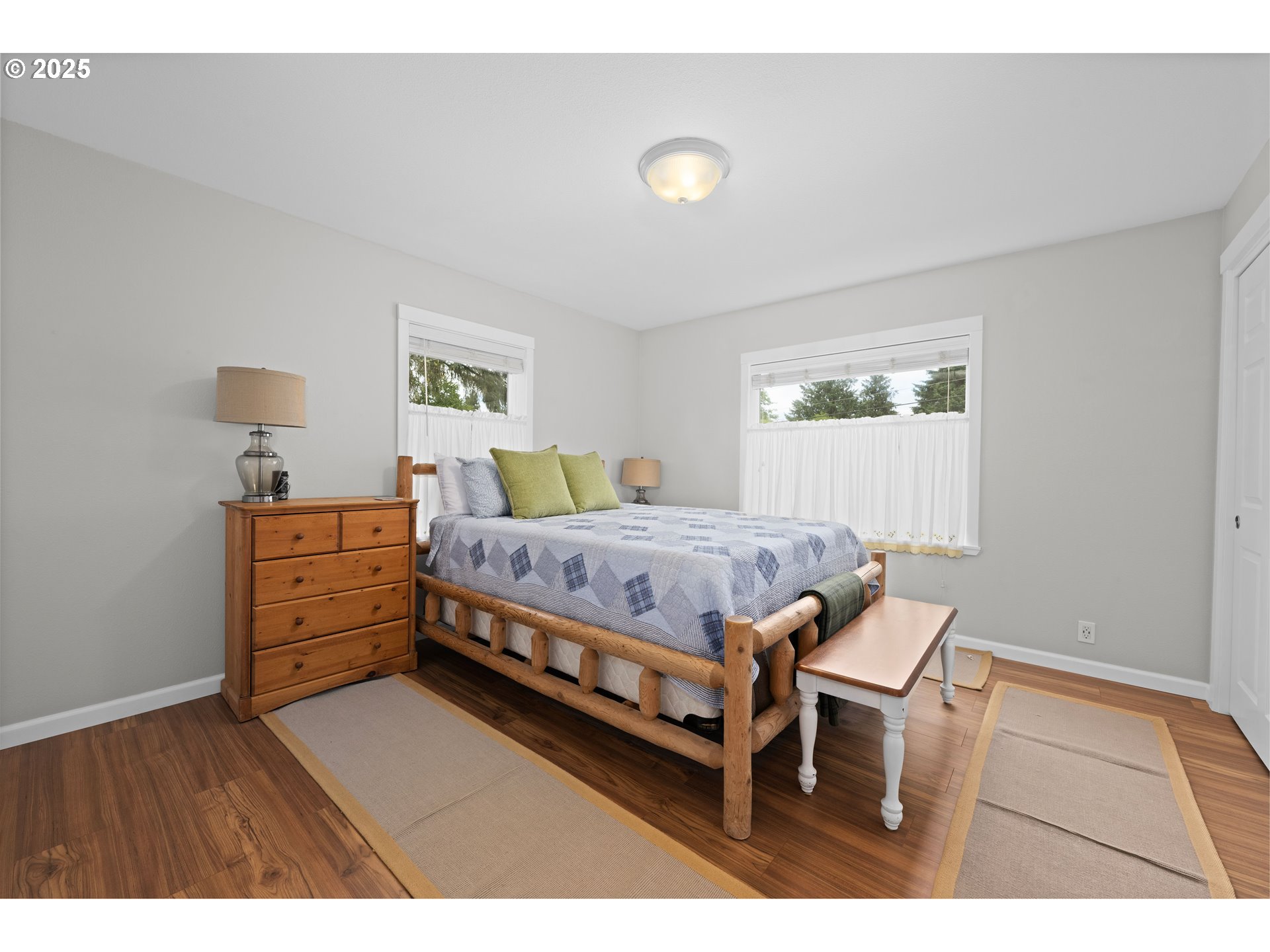 311 NW WARRENTON DR