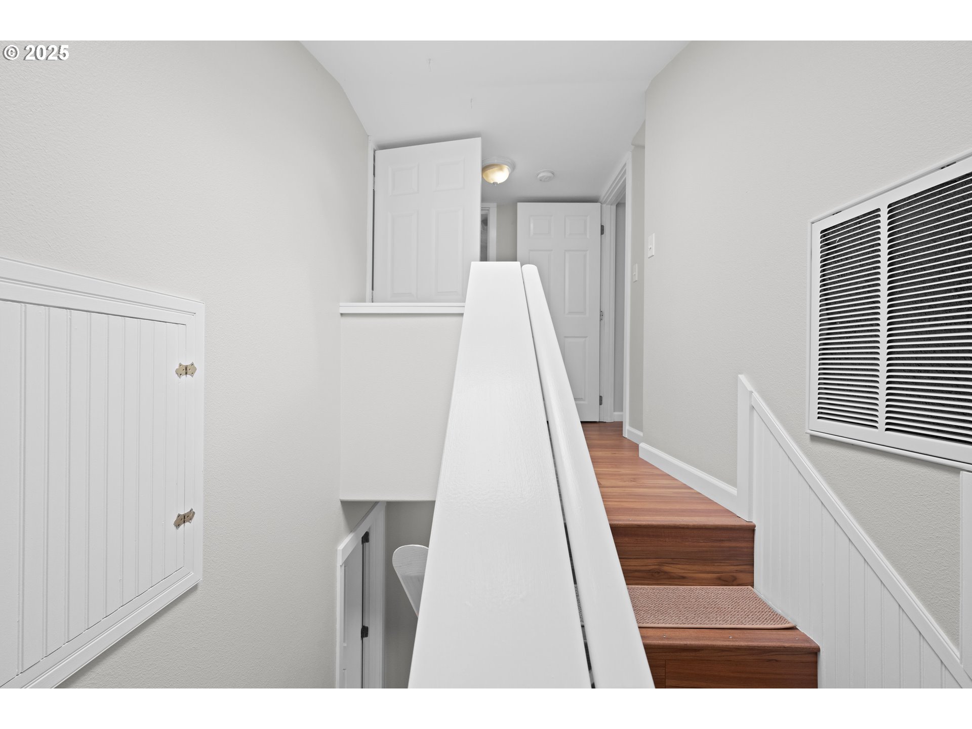 311 NW WARRENTON DR