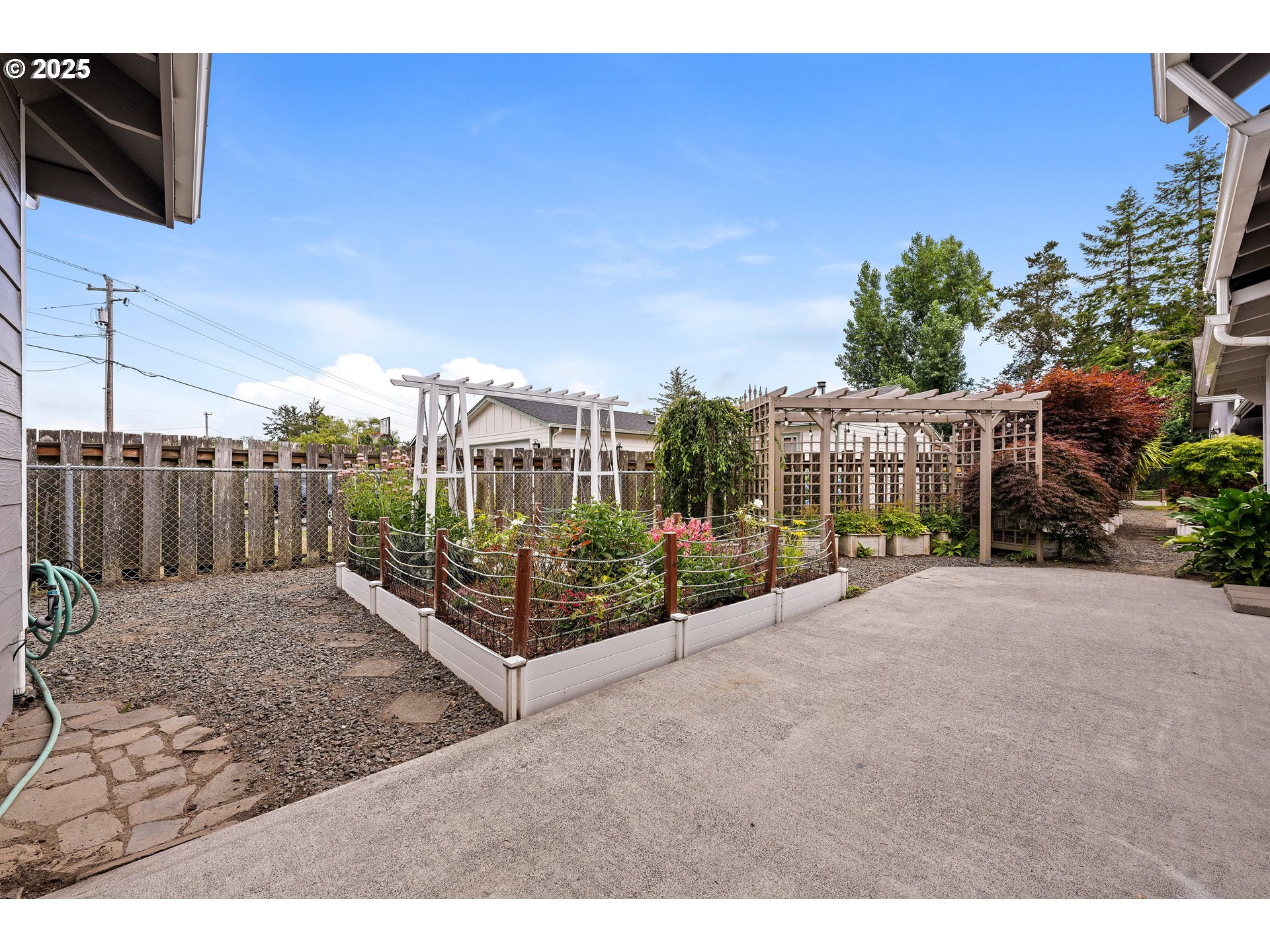 311 NW WARRENTON DR