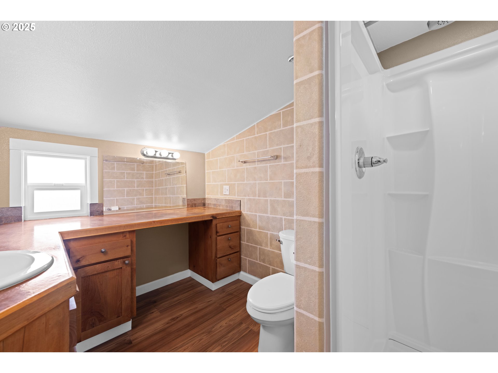 311 NW WARRENTON DR