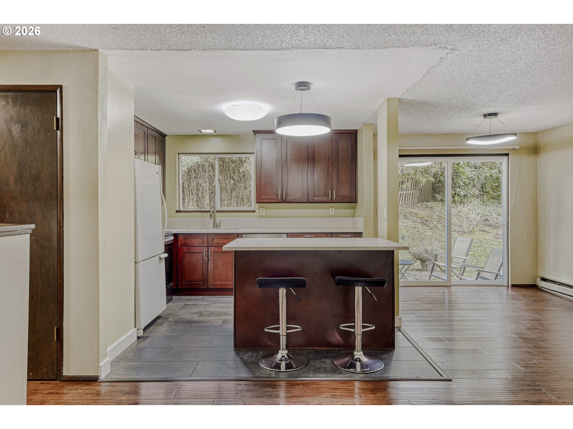 223 SW Taylors Ferry RD