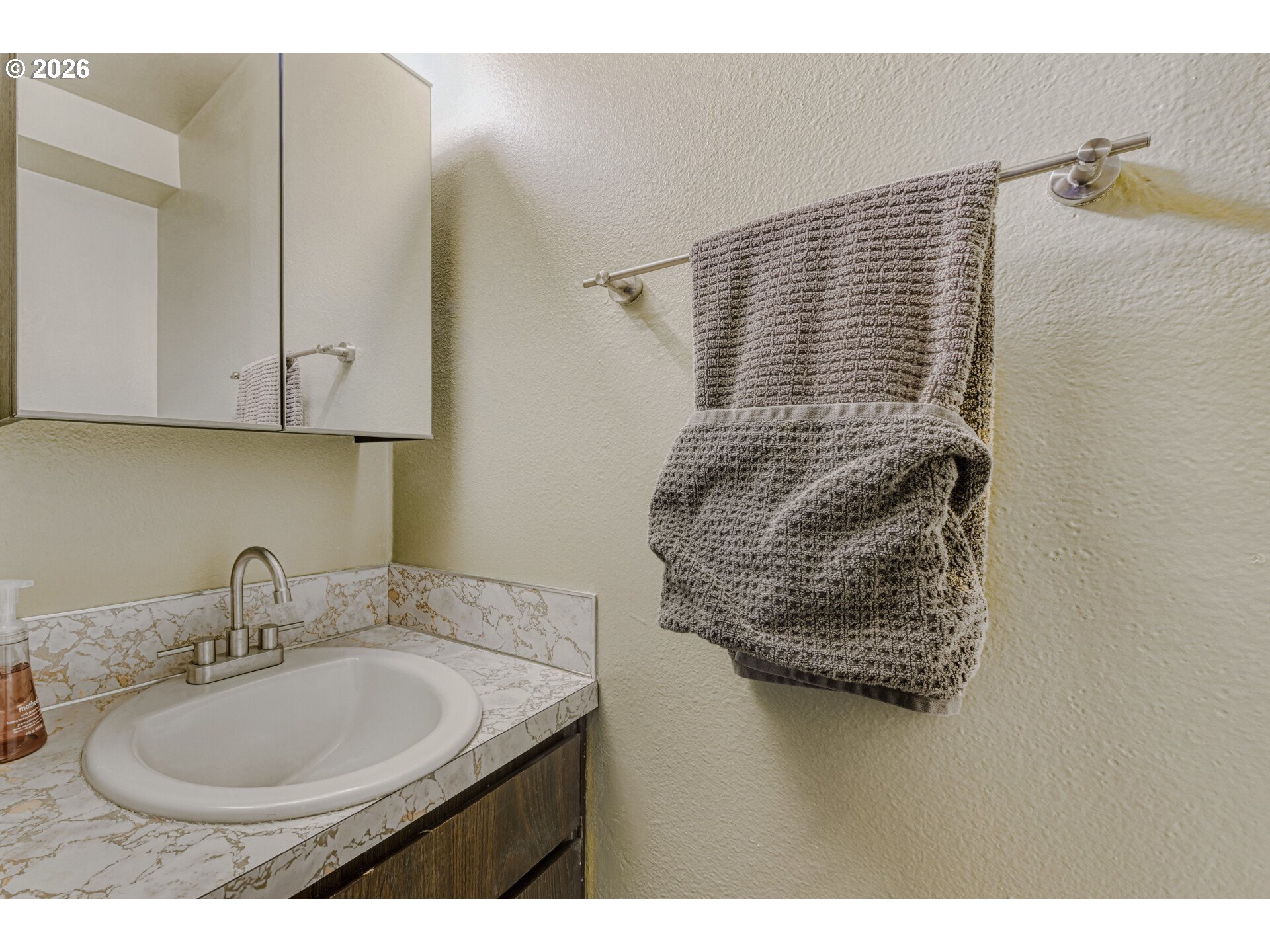 223 SW Taylors Ferry RD