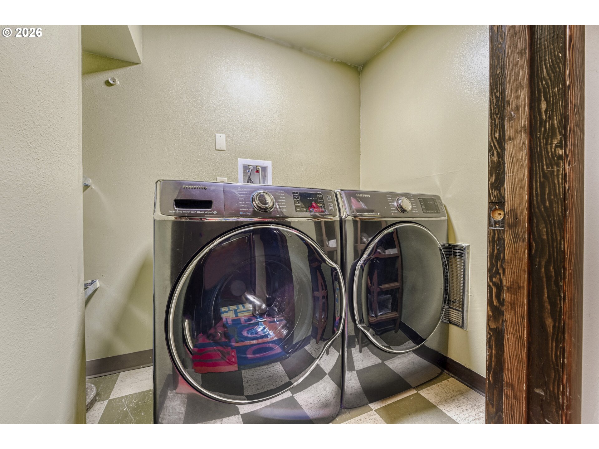 223 SW Taylors Ferry RD