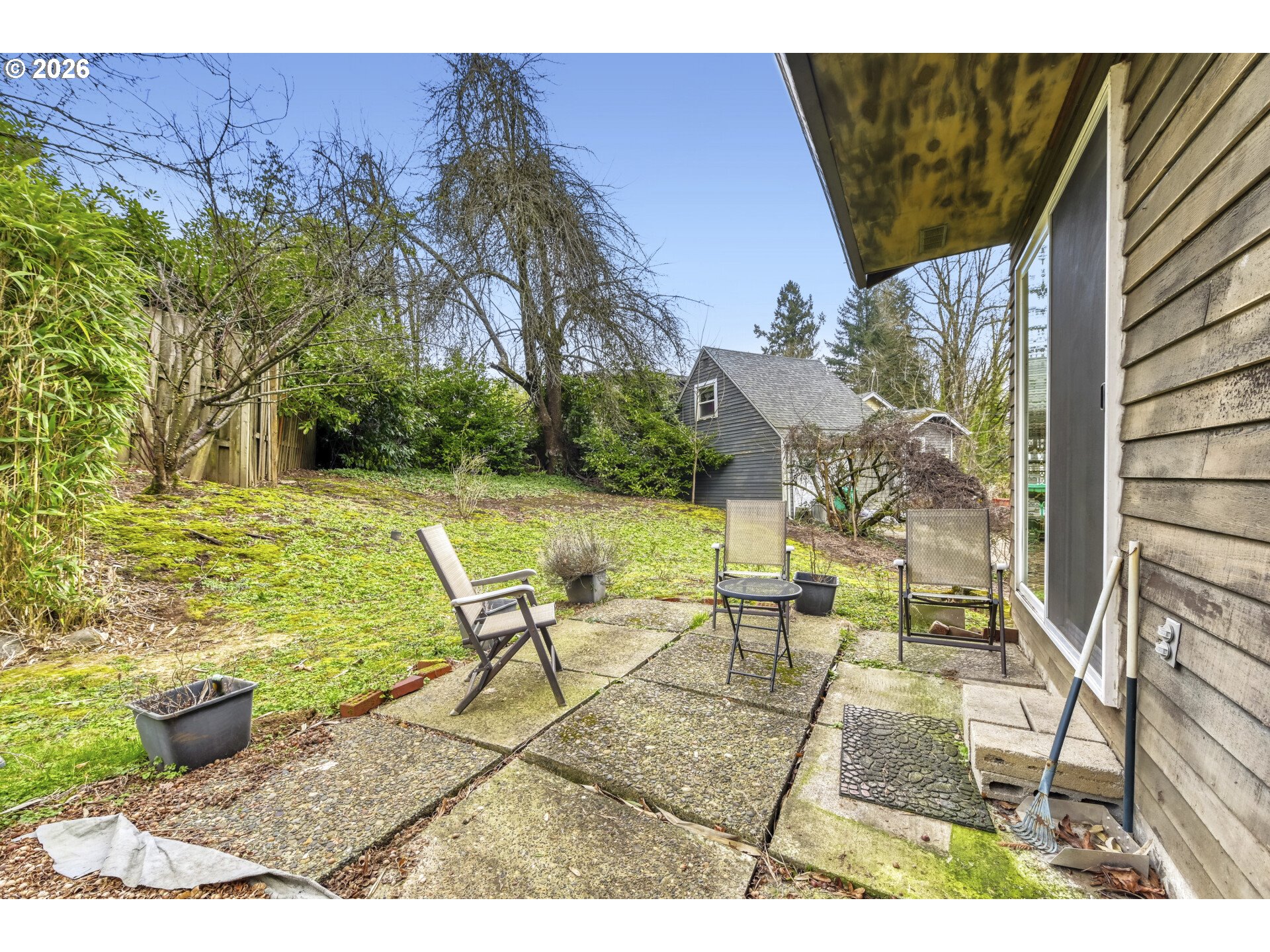 223 SW Taylors Ferry RD