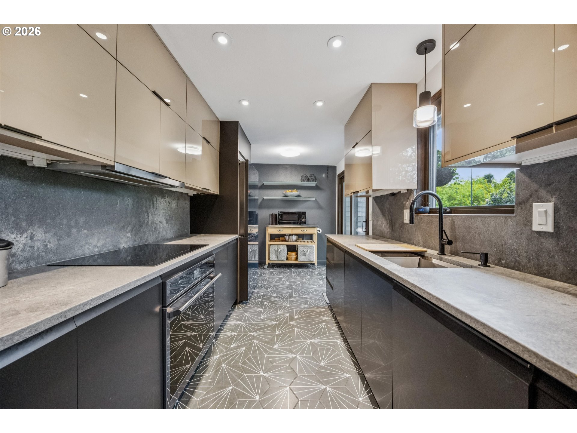 1510 NW TREMAINE CT