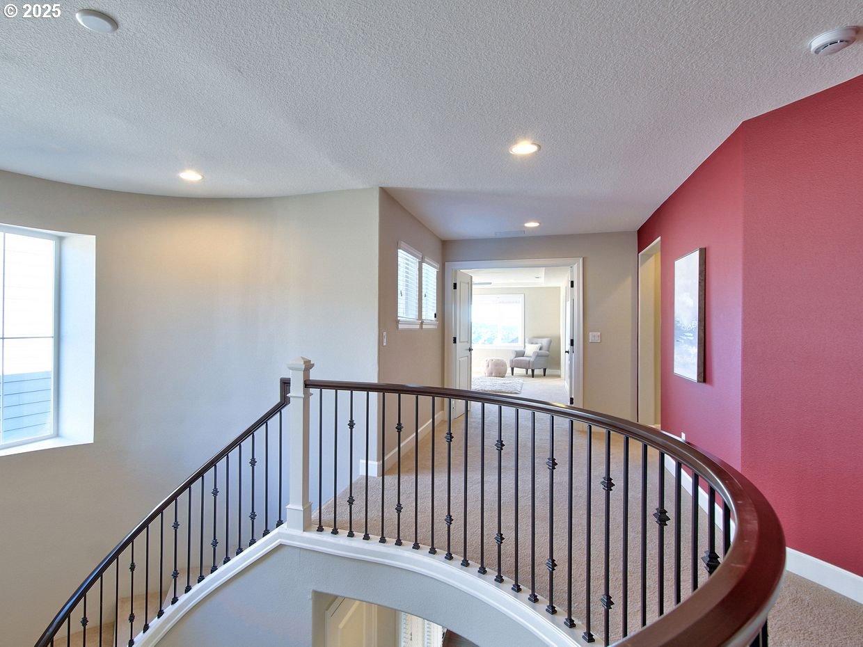 5851 NW BANNISTER DR