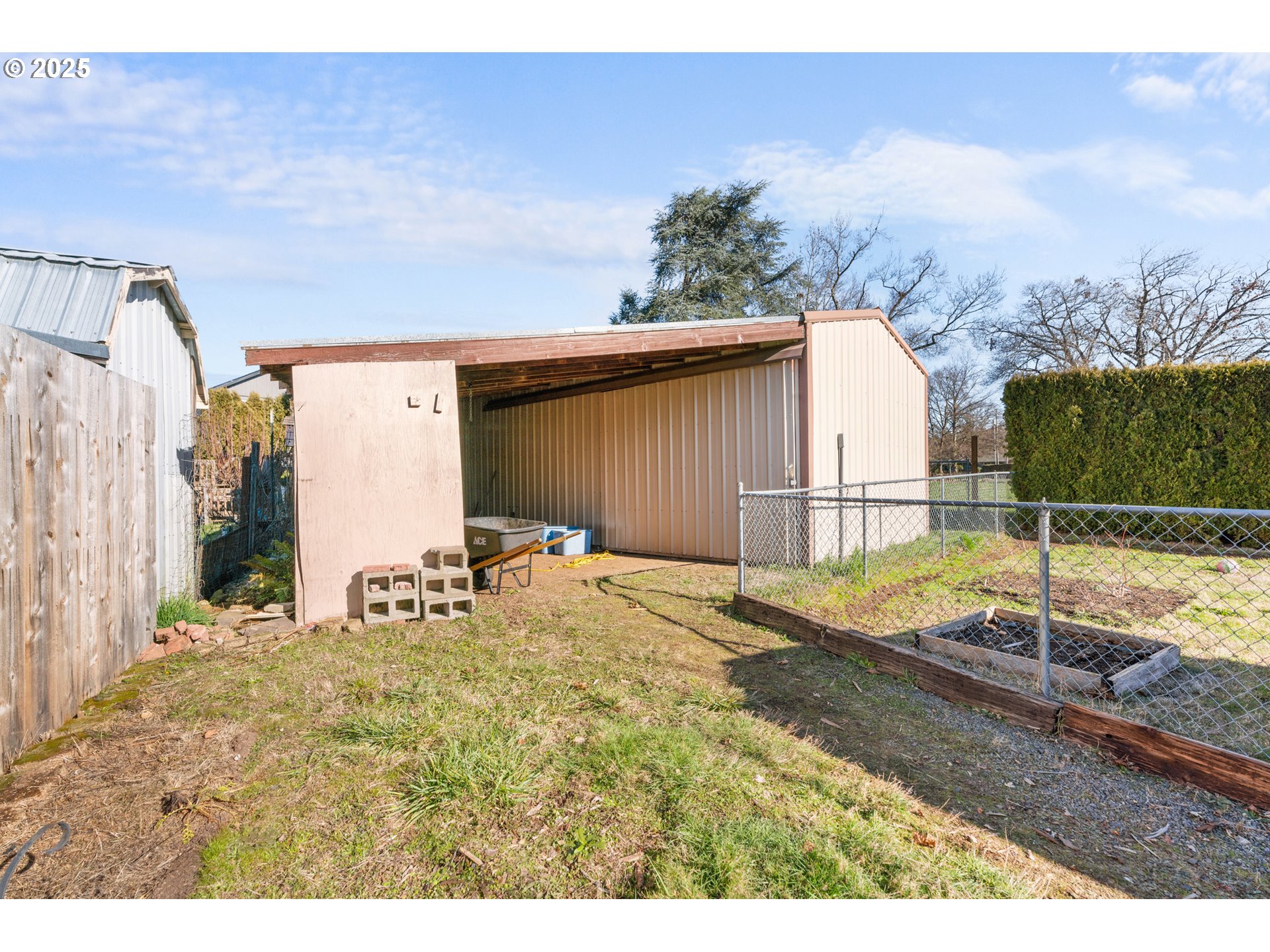 2 BERWICK CT