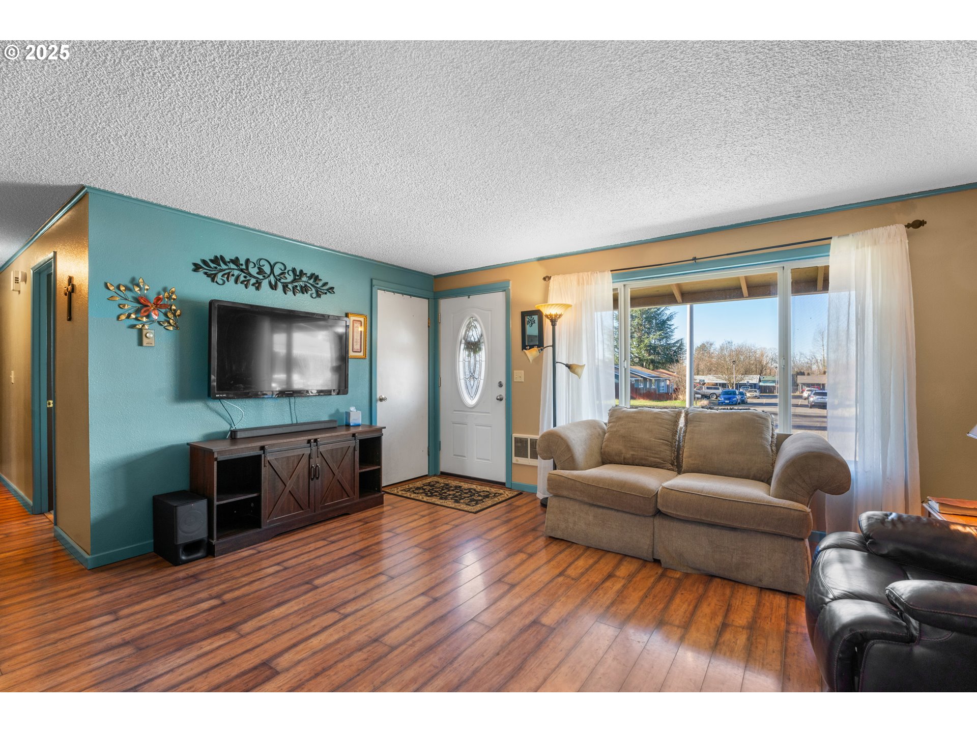 2 BERWICK CT