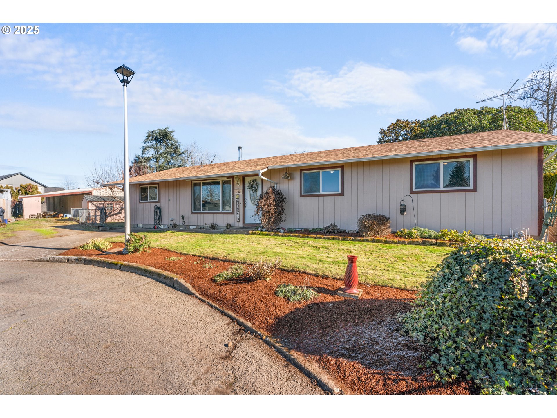 2 BERWICK CT