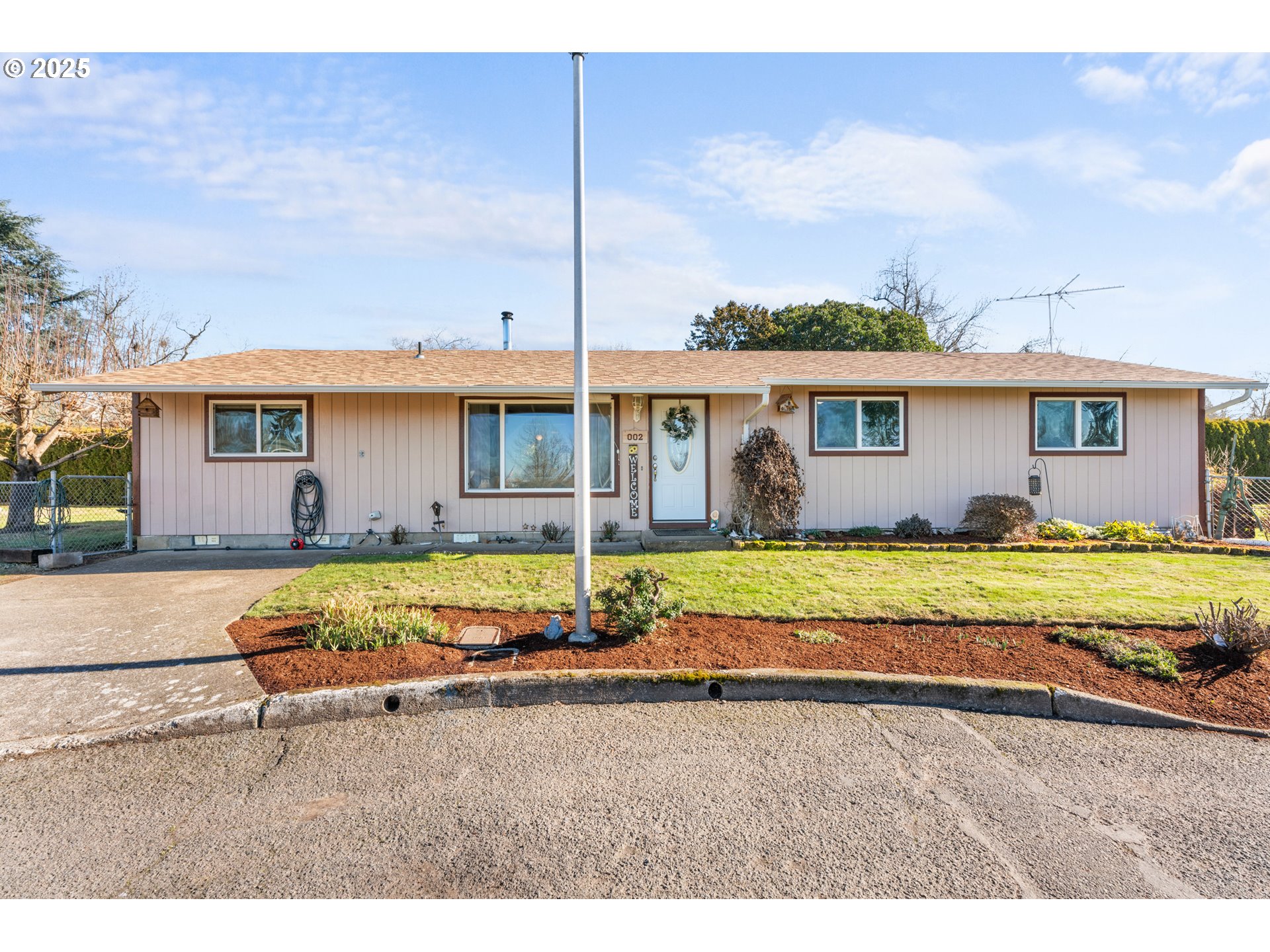 2 BERWICK CT