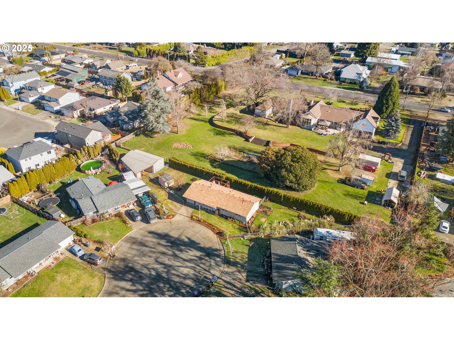2 BERWICK CT