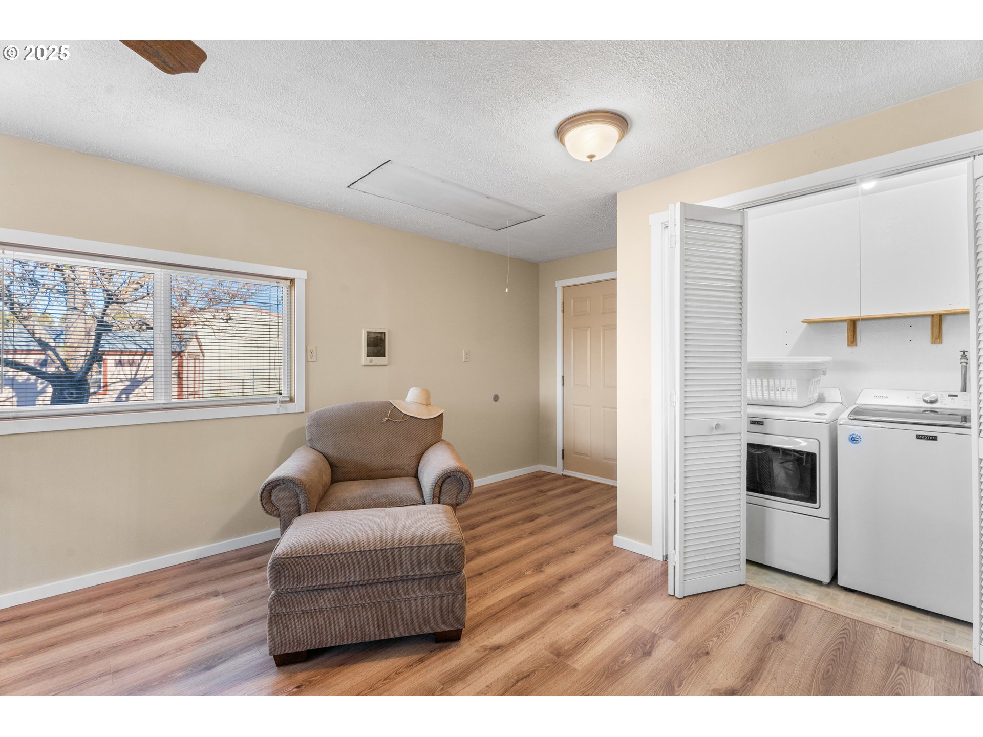 2 BERWICK CT