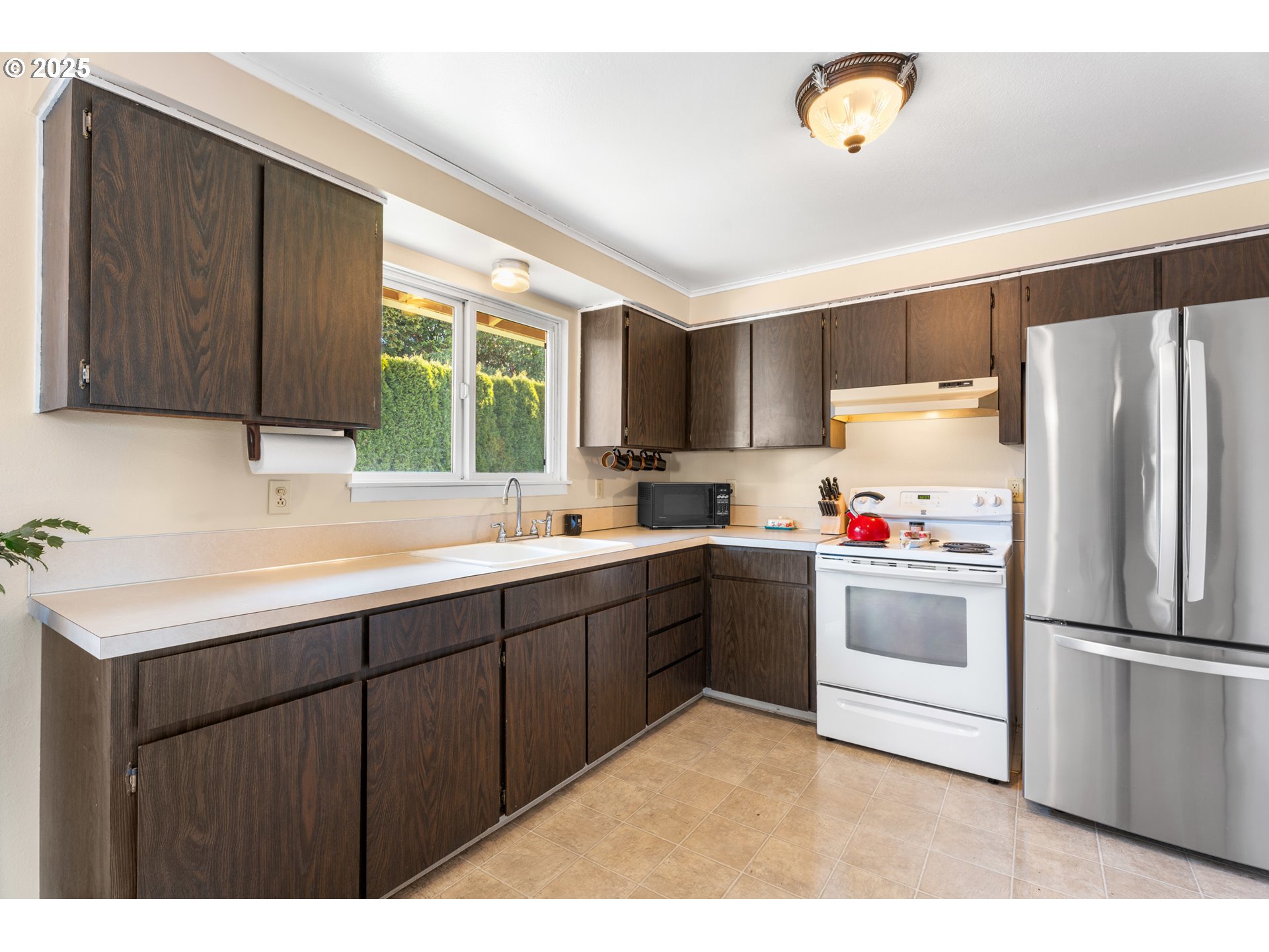 2 BERWICK CT