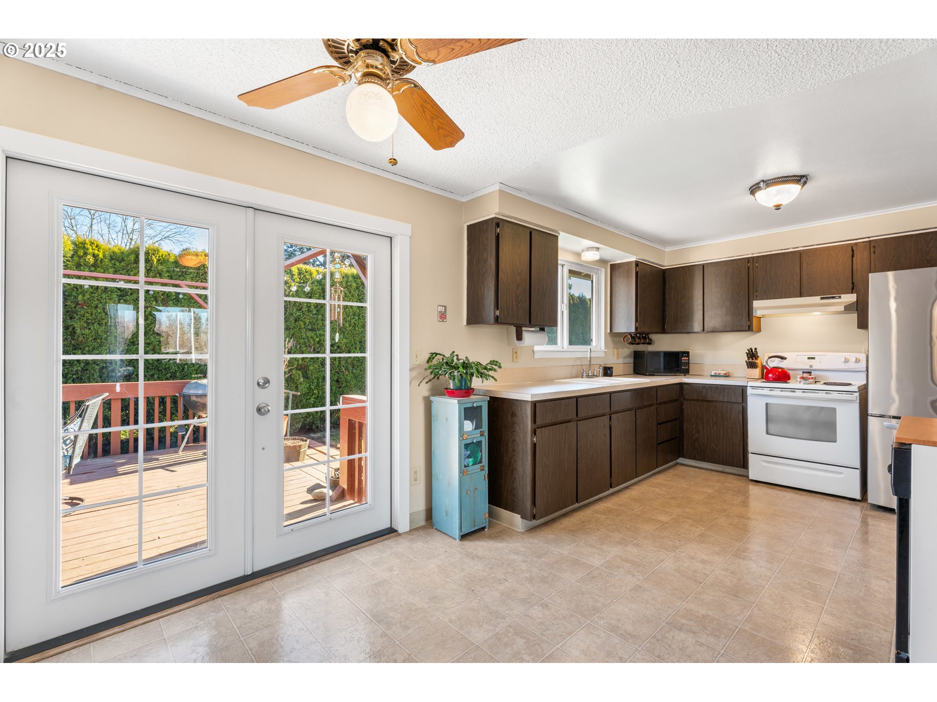 2 BERWICK CT